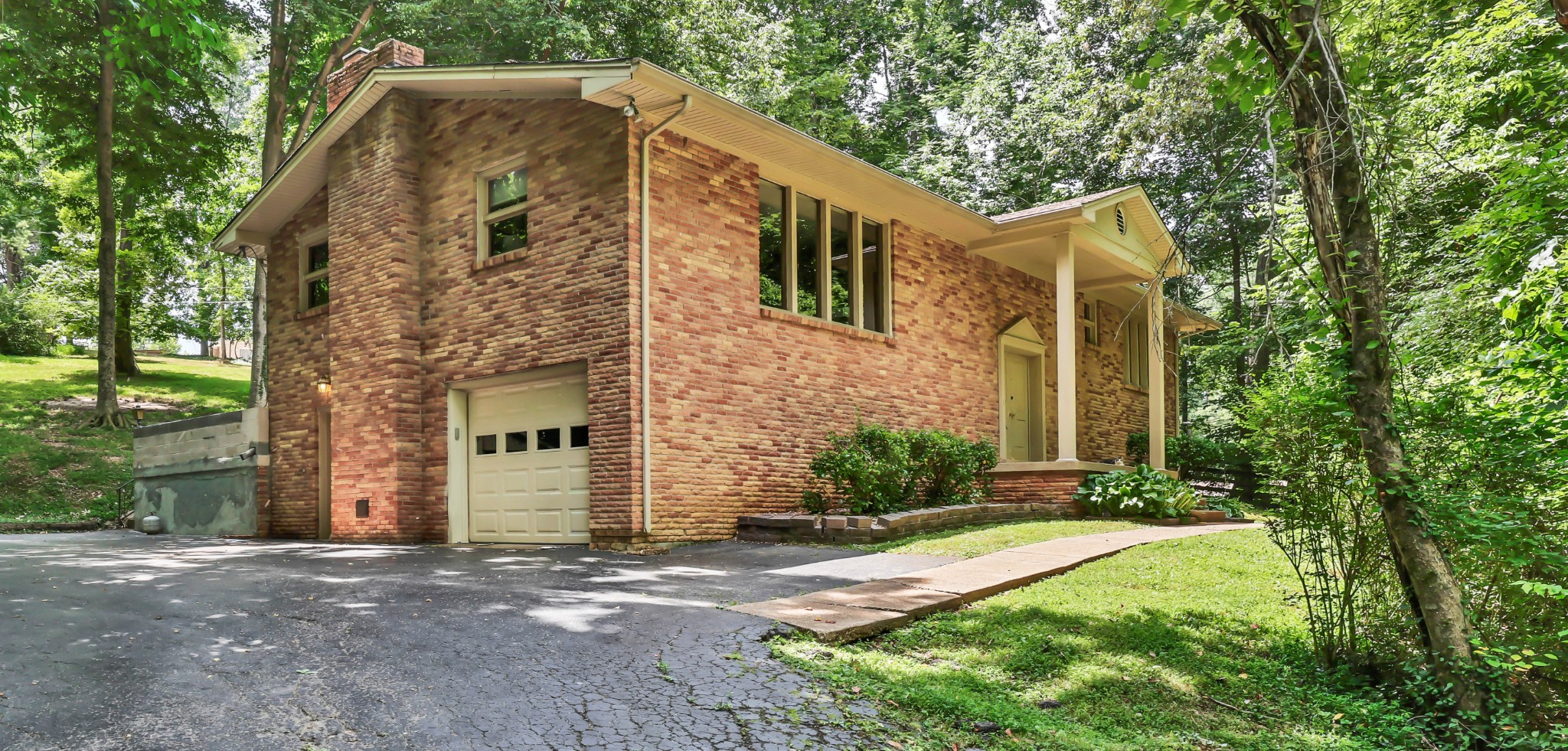 429 Winding Way Rd Property Photo 1