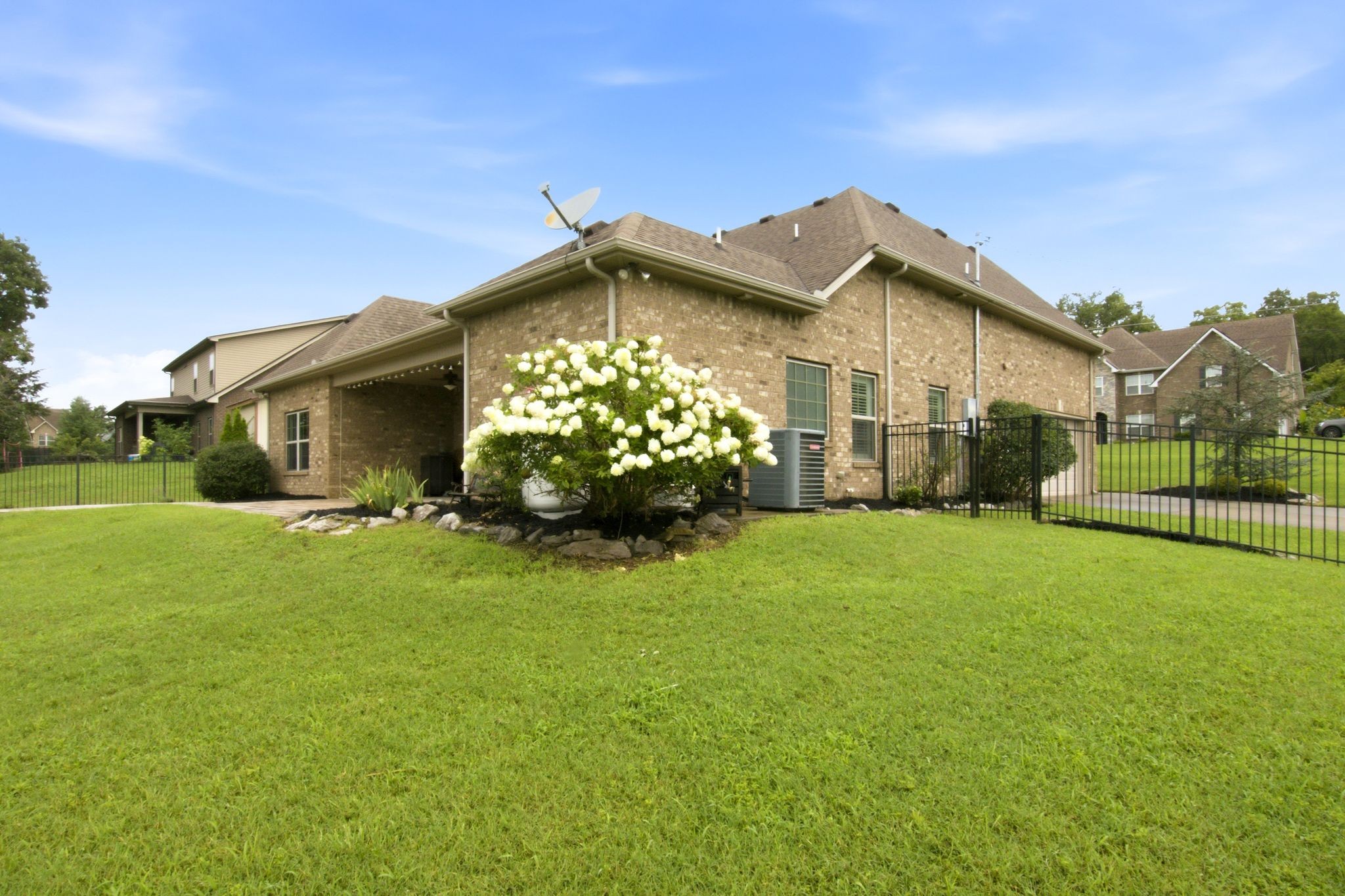 1301 Rivercrest Dr Property Photo 37