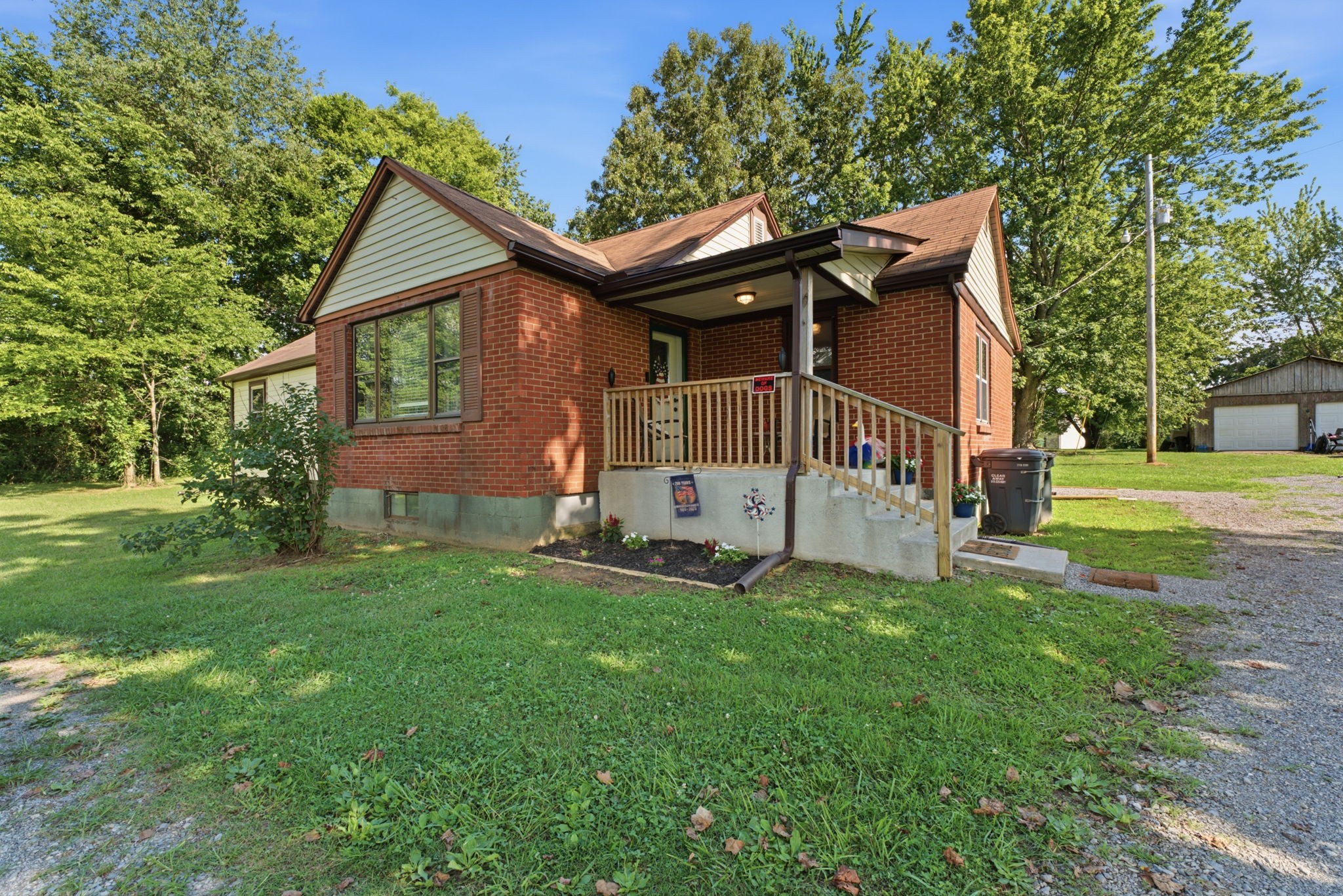 198 Clearview Rd Property Photo 1