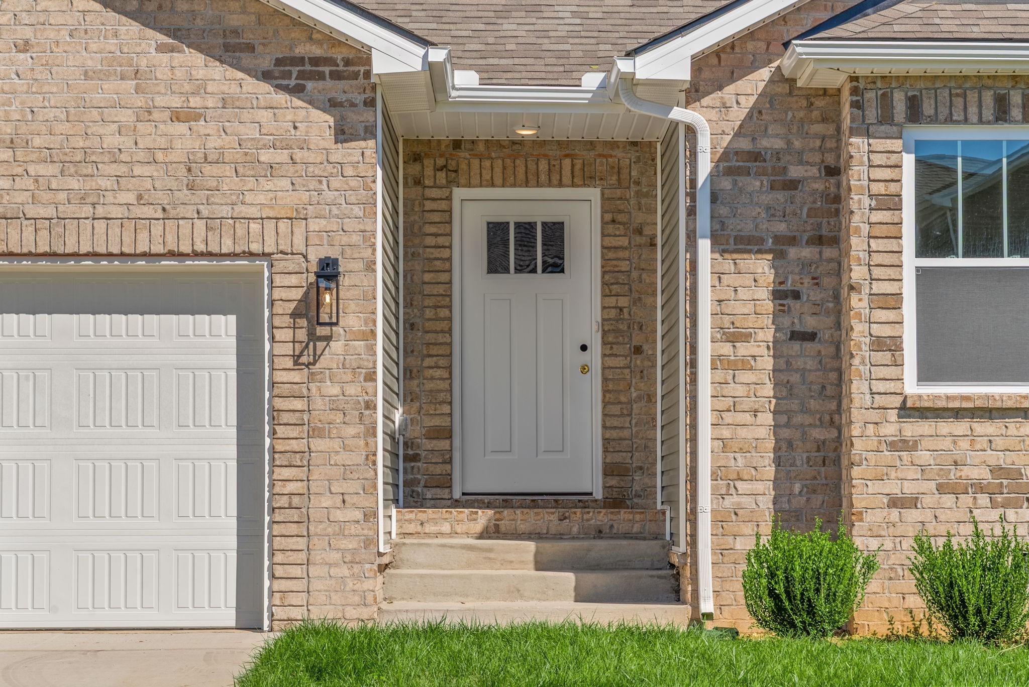 1220 Iris Glen Drive Property Photo 2