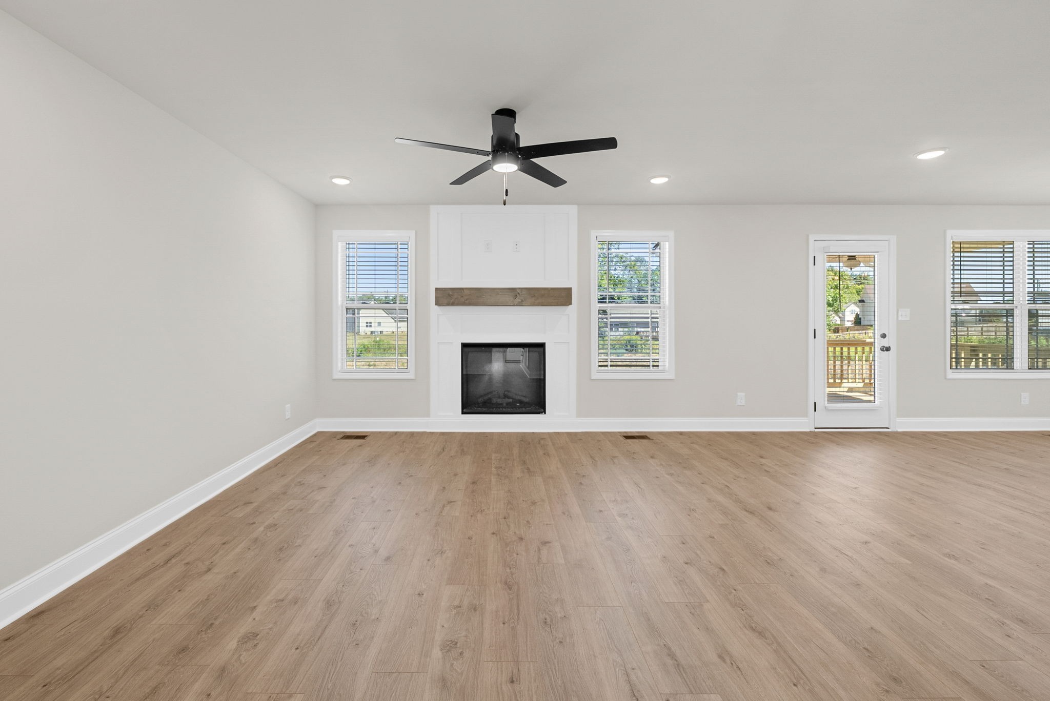 1227 Iris Glen Drive Property Photo 3