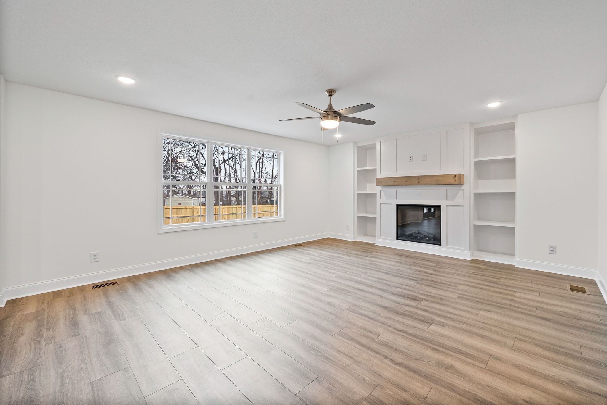 1231 Iris Glen Drive Property Photo 5