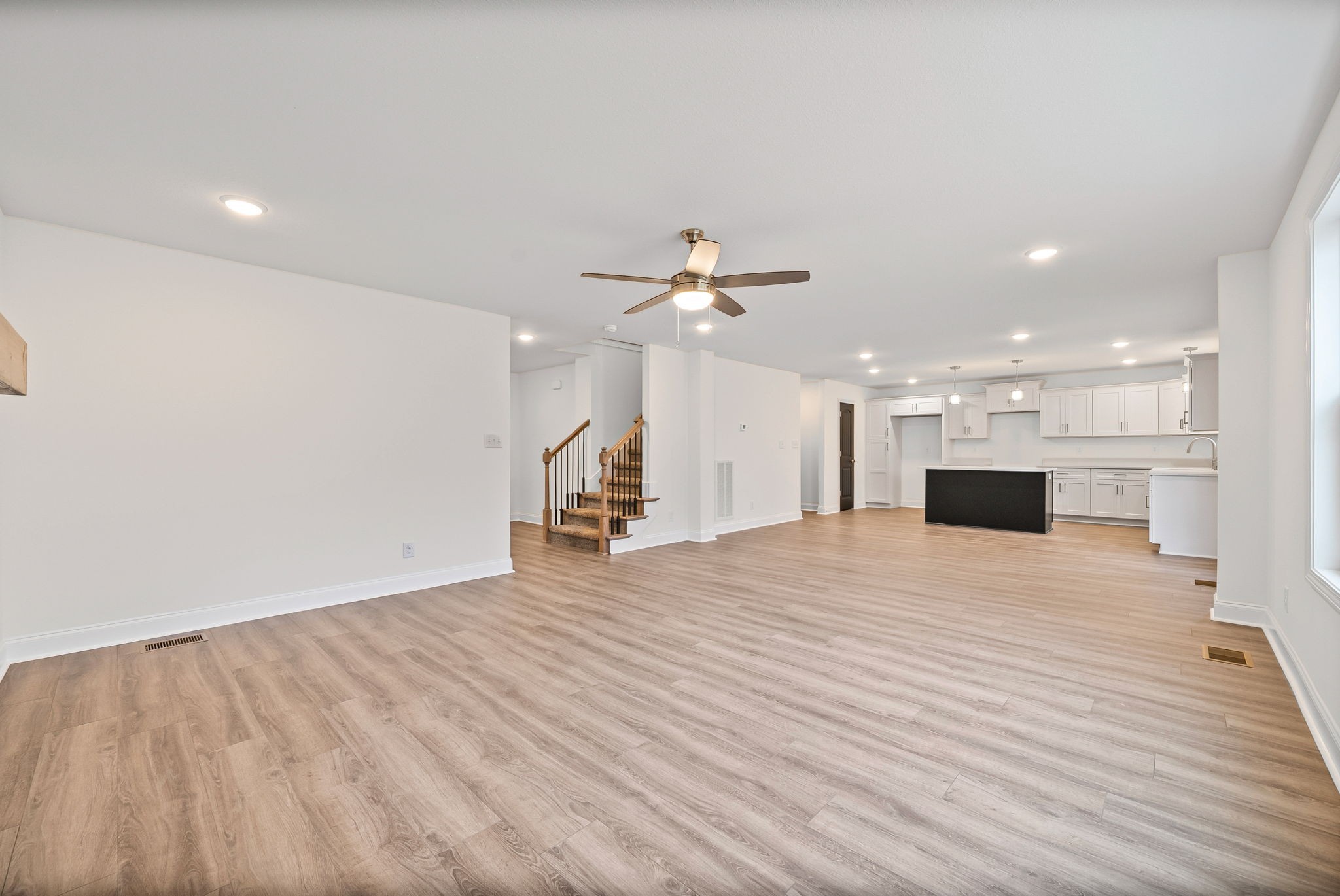 1231 Iris Glen Drive Property Photo 7