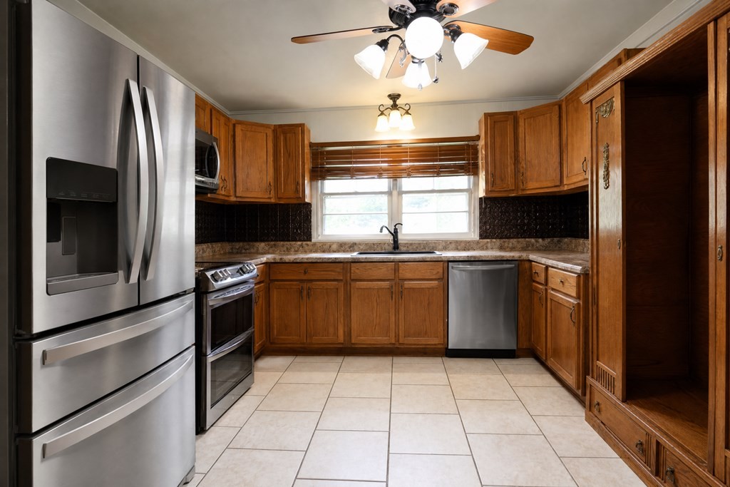 165 Smith Ln Property Photo 5