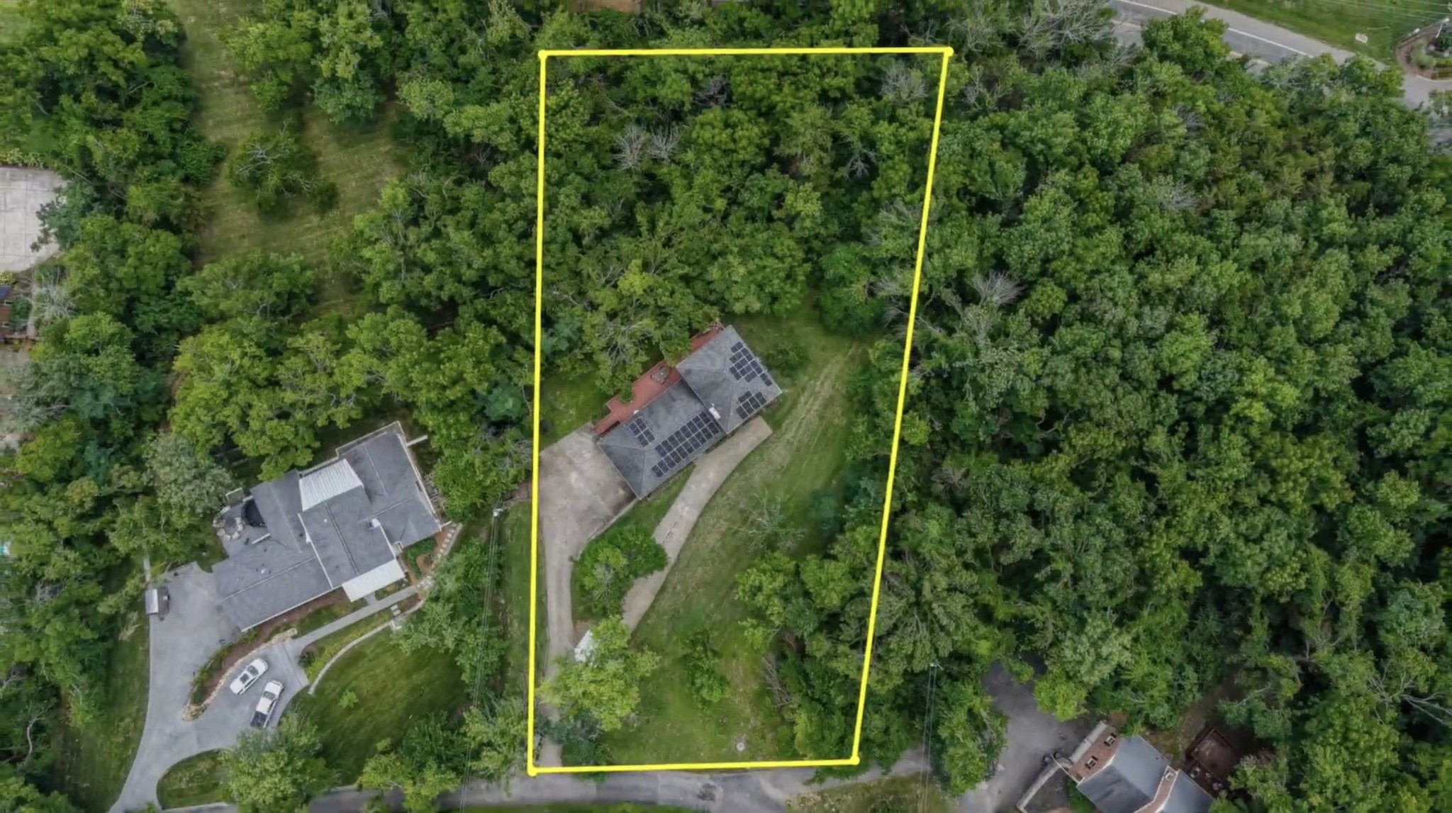 1203 Saxon Drive Property Photo 3