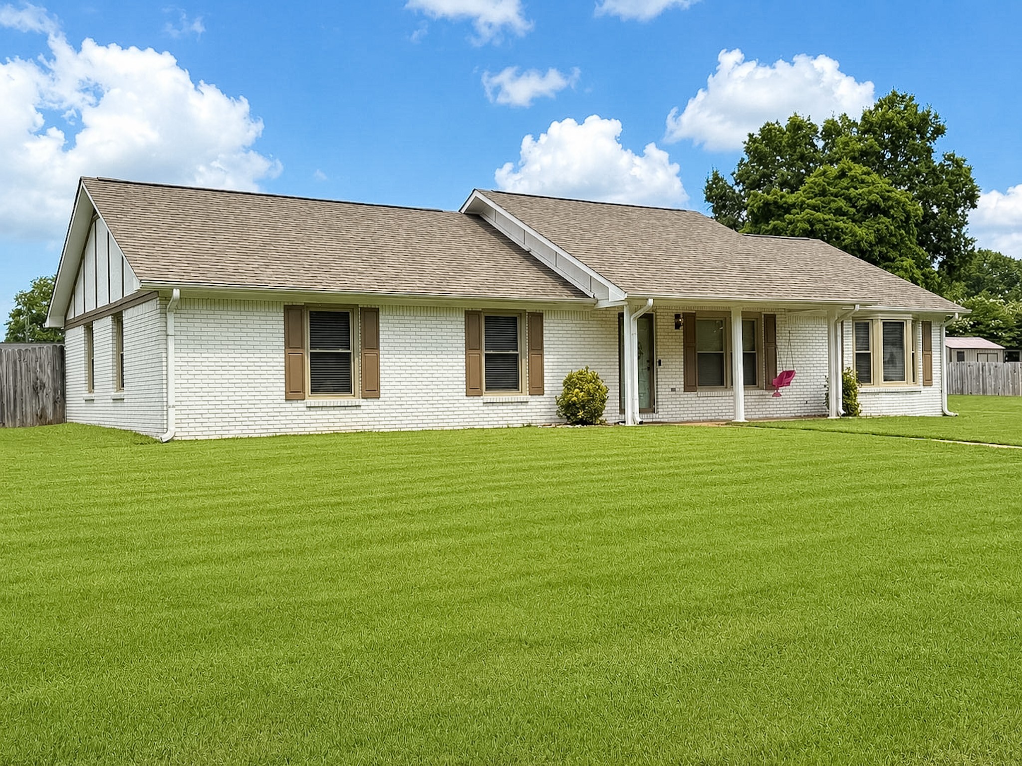 133 Oak Hill Dr, E Property Photo 1