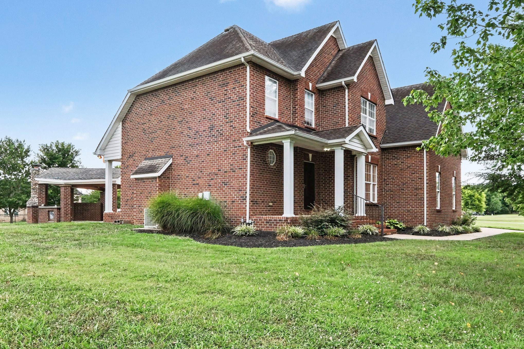 214 Jon Paul Ct Property Photo 1