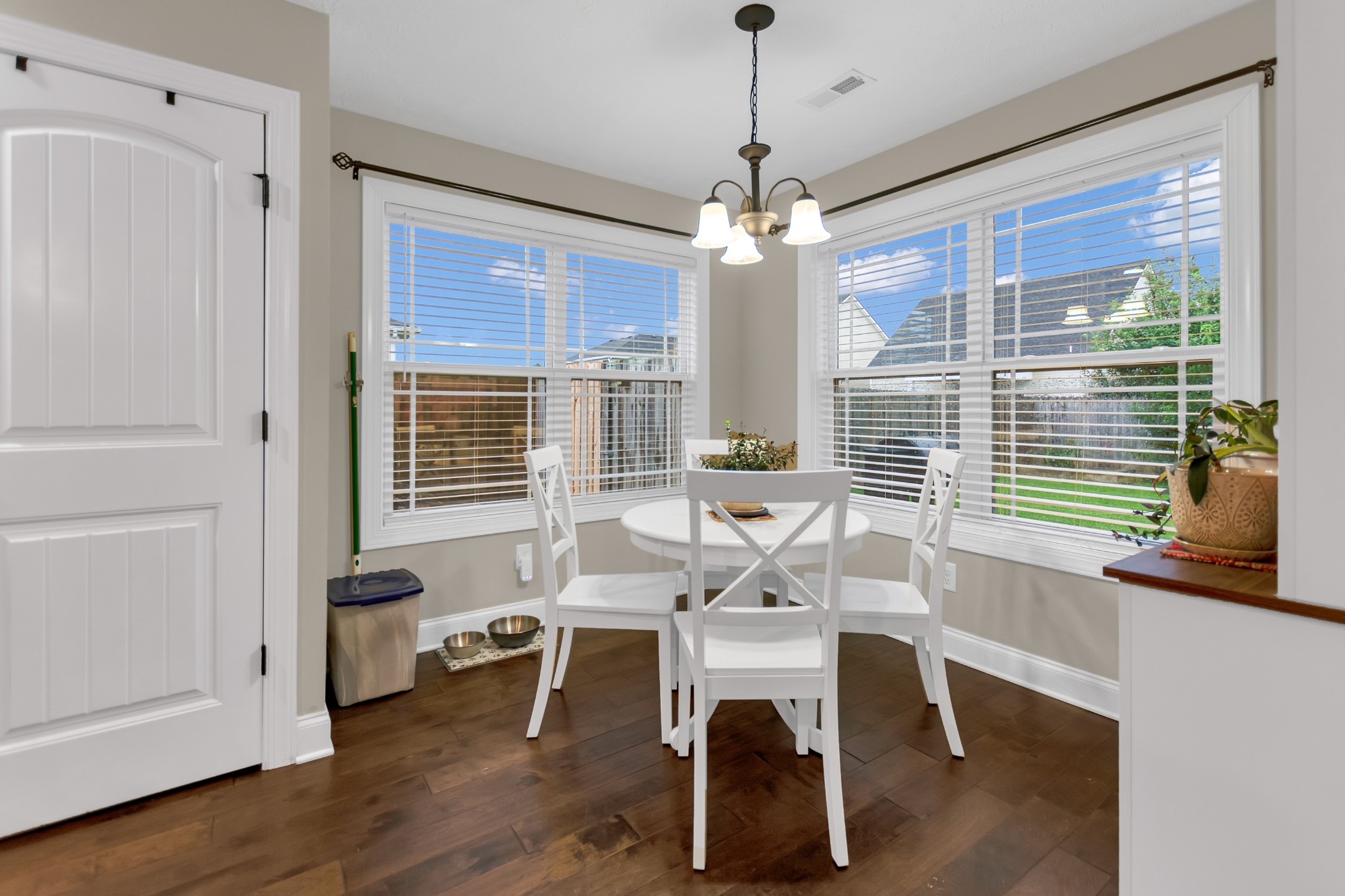 1907 Sunset Meadows Way Property Photo 8