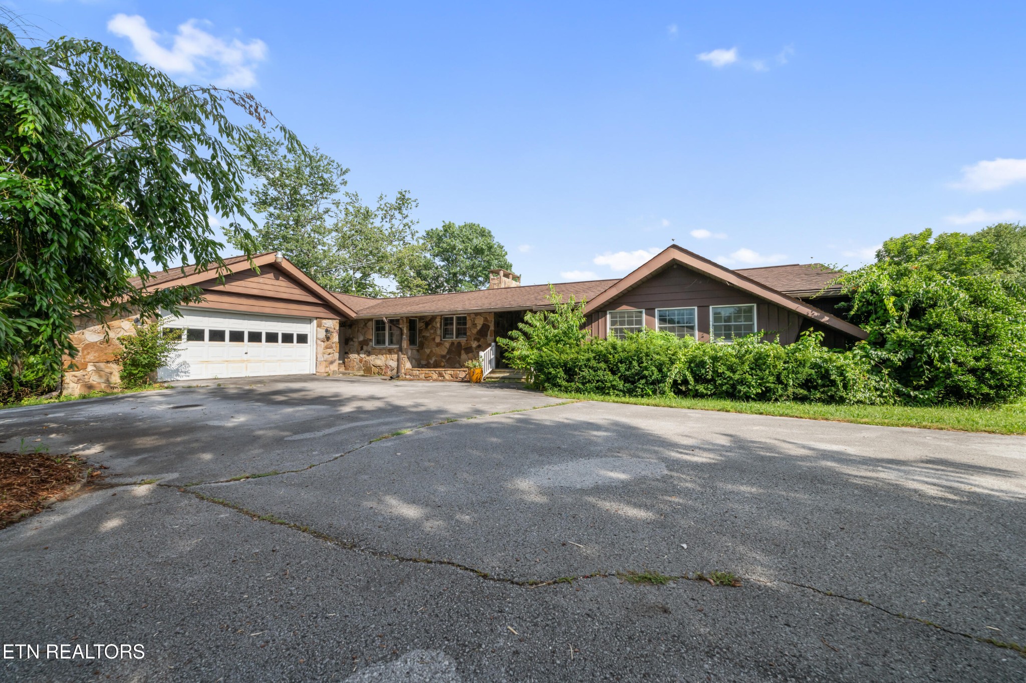 820 Highway 68 Property Photo 1