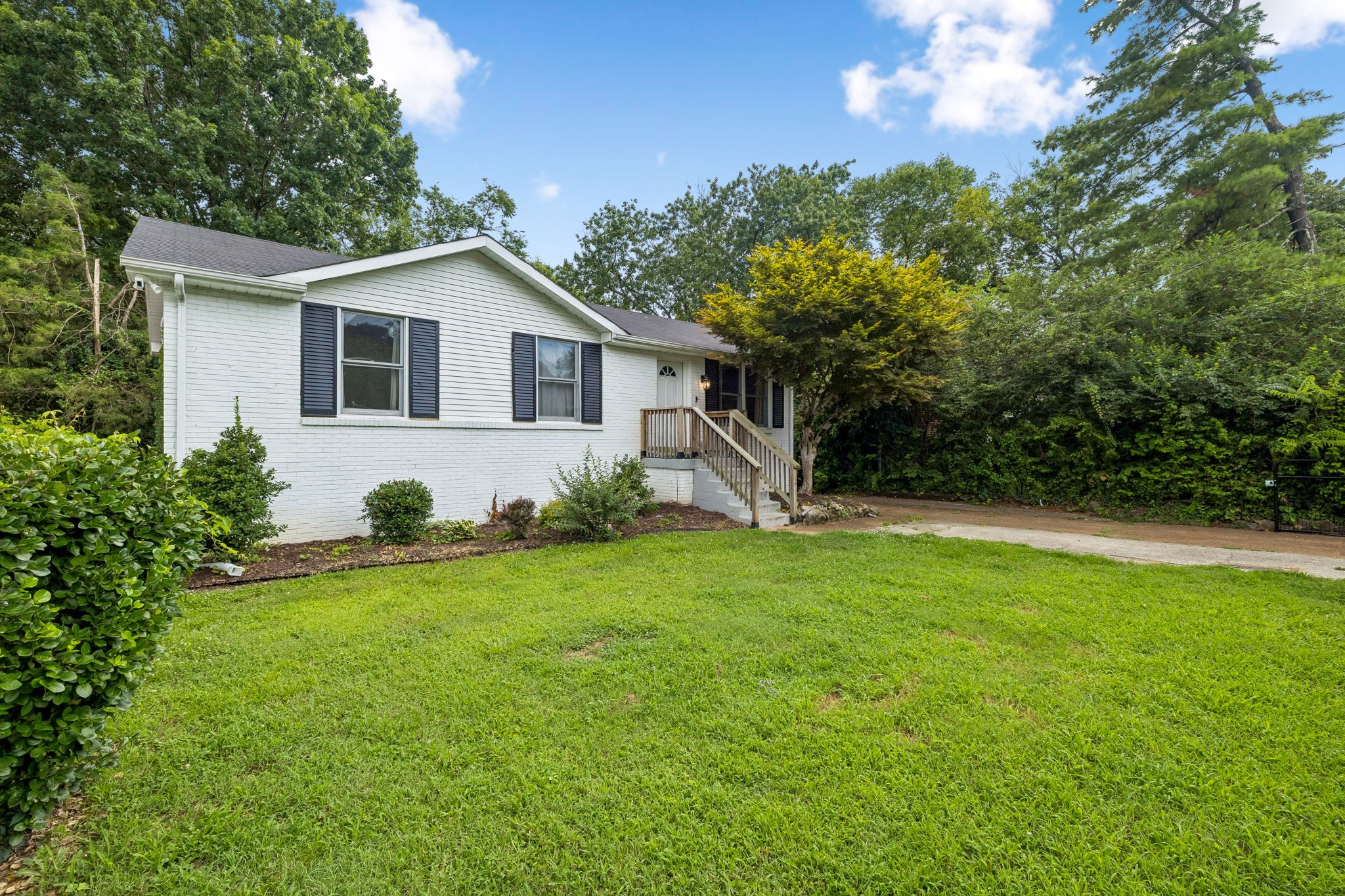 3117 Greggwood Dr Property Photo 2