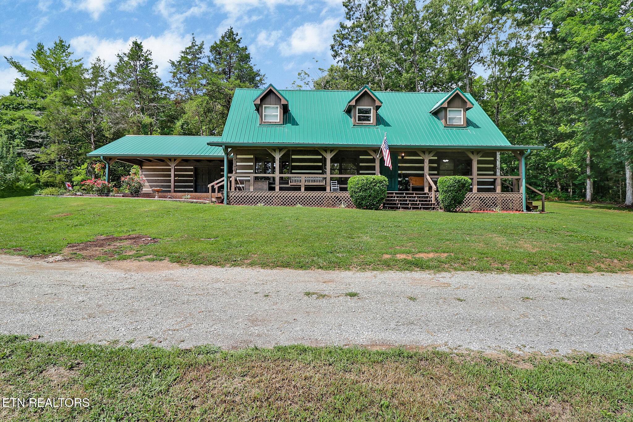 1098 Mynatt Rd Property Photo 1