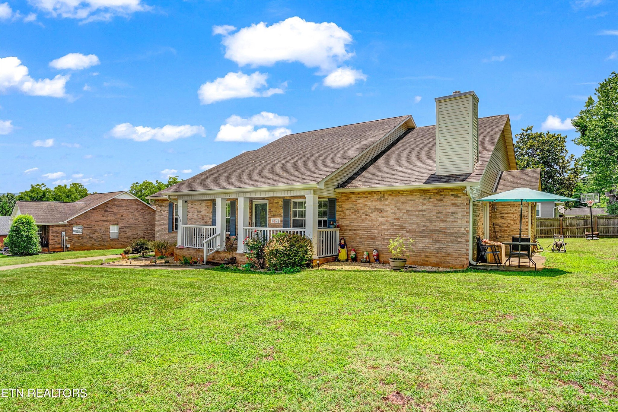 541 Sandy Springs Rd Property Photo 3
