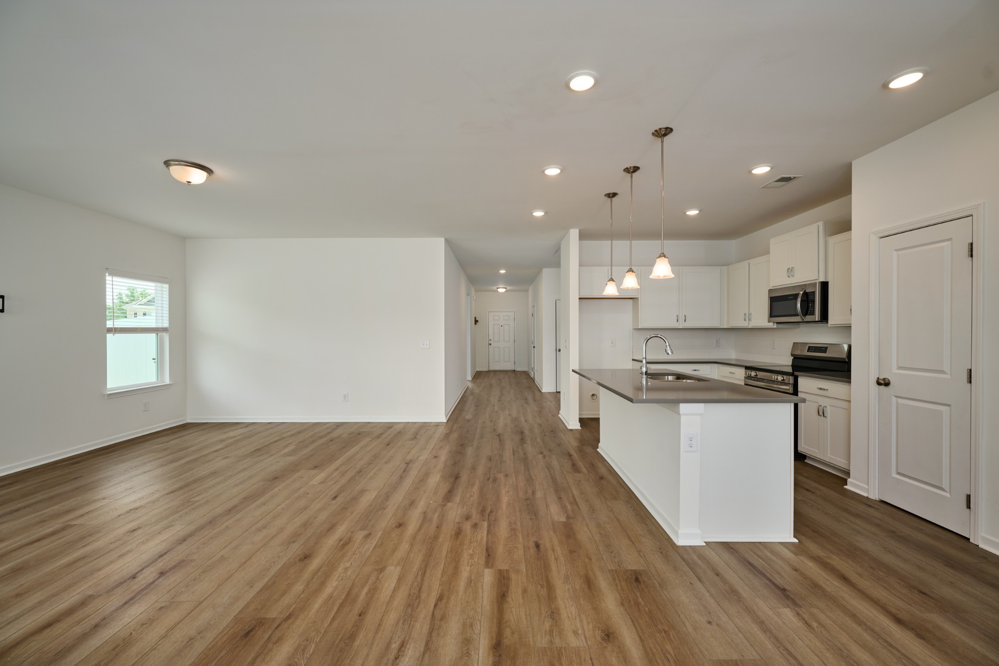220 Summerlin Dr Property Photo 6