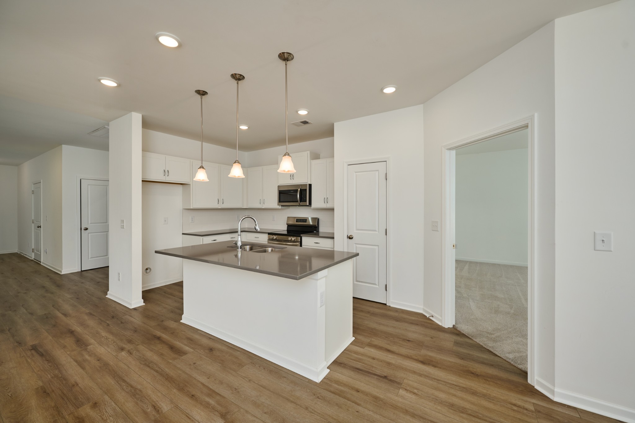 220 Summerlin Dr Property Photo 8