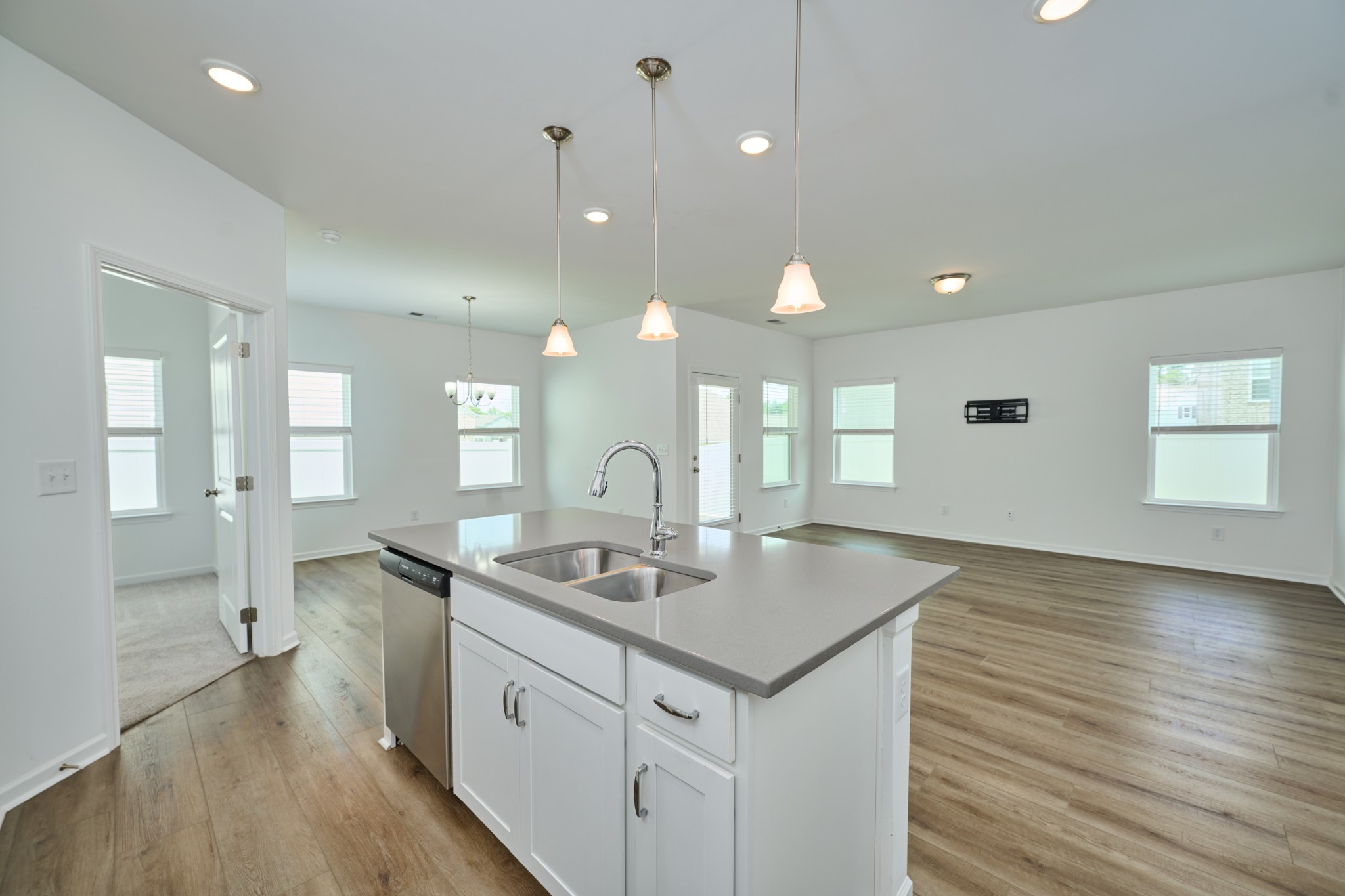 220 Summerlin Dr Property Photo 10