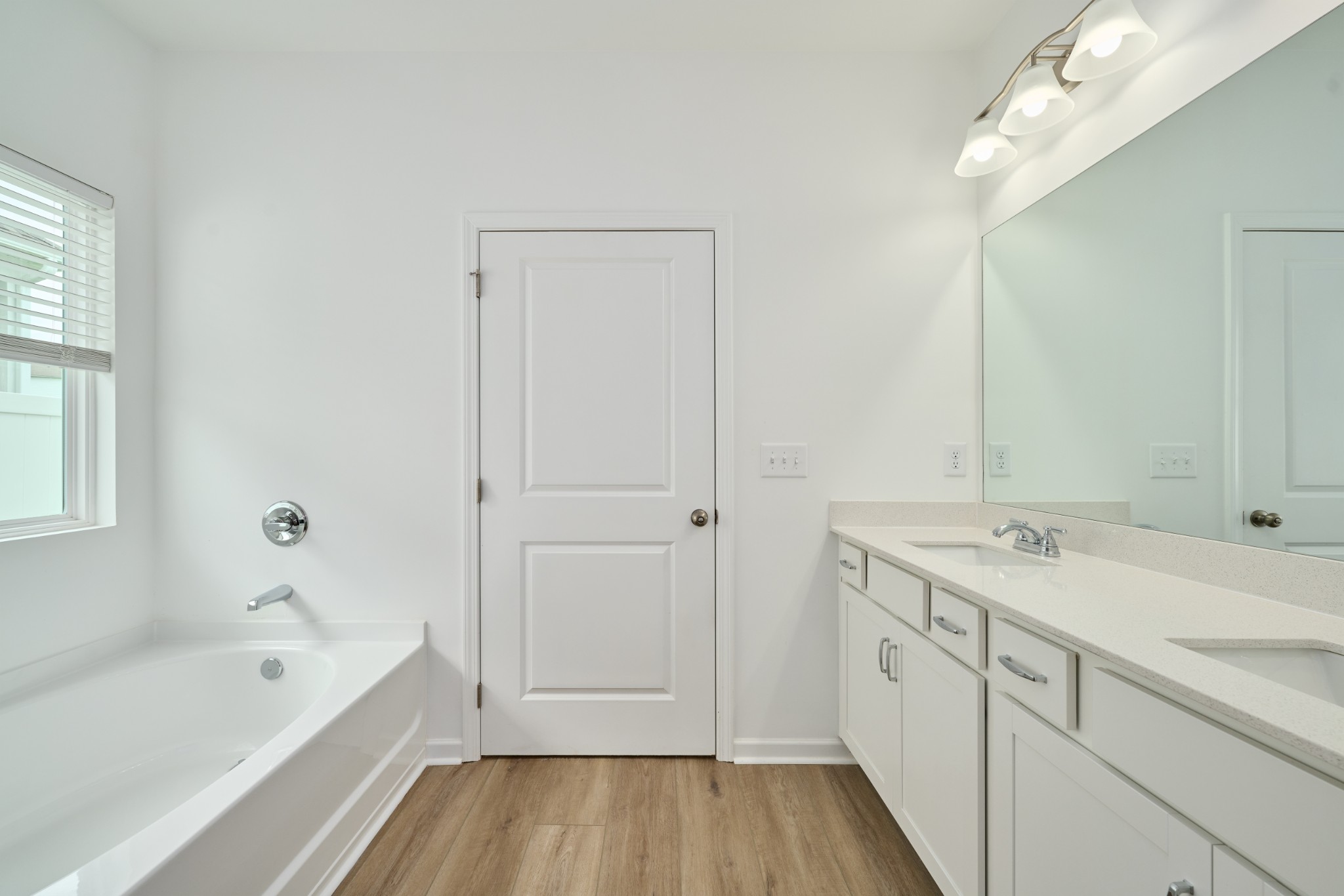 220 Summerlin Dr Property Photo 15