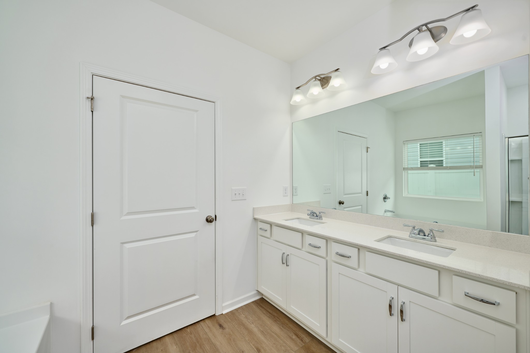 220 Summerlin Dr Property Photo 16