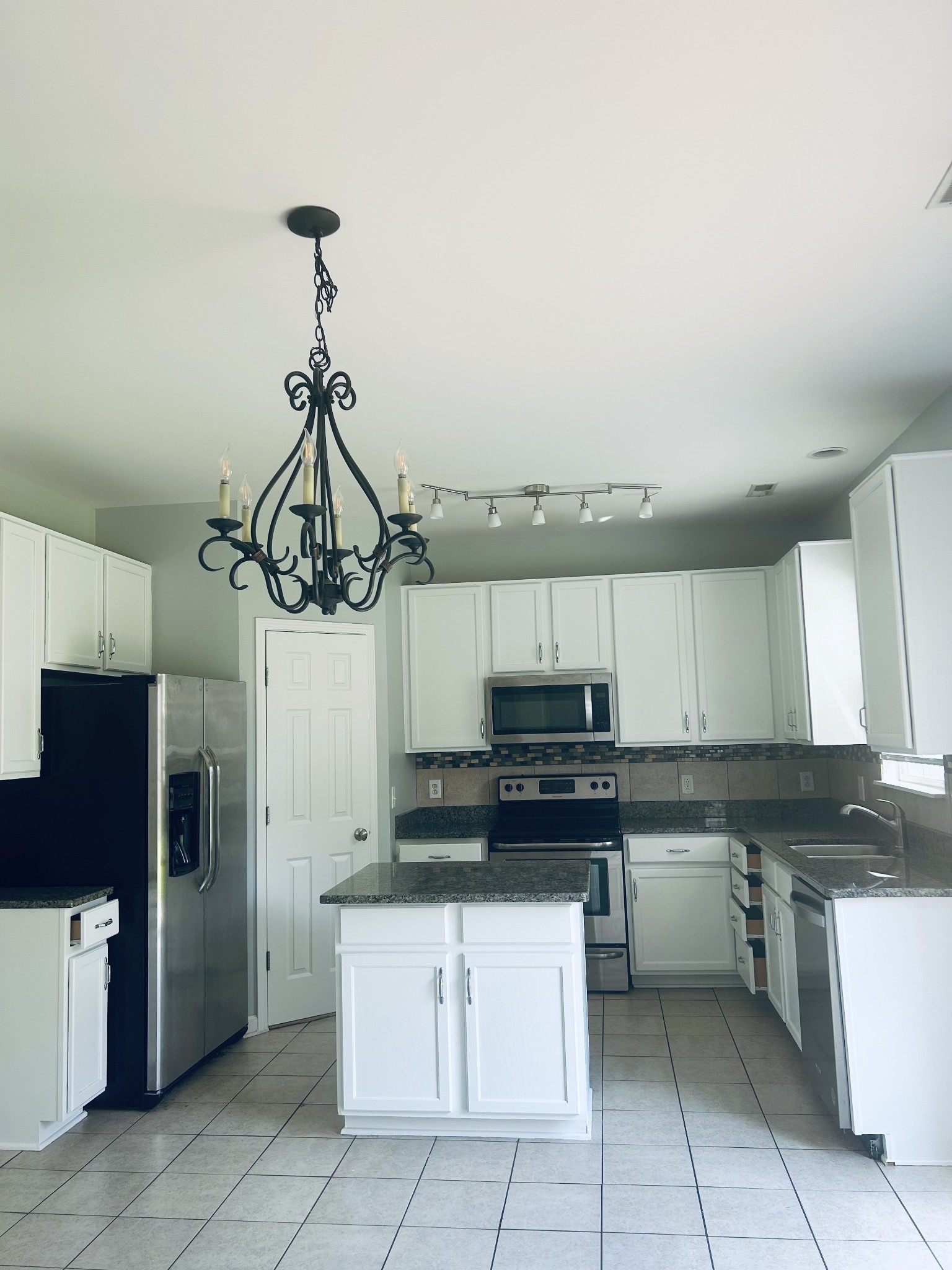 1209 Limerick Ln Property Photo 13