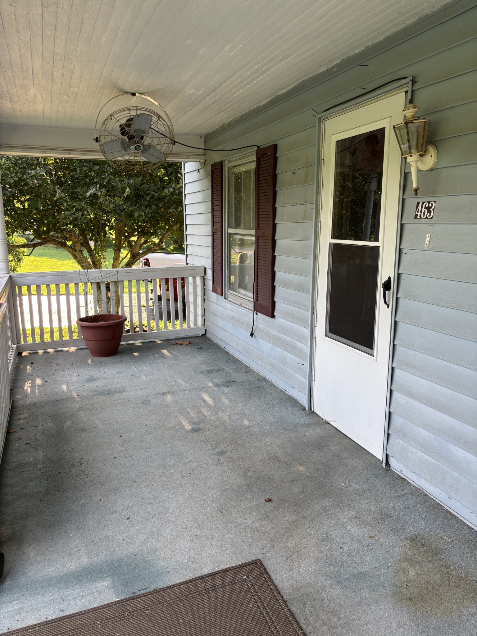 463 E Illinois Ave Property Photo 5