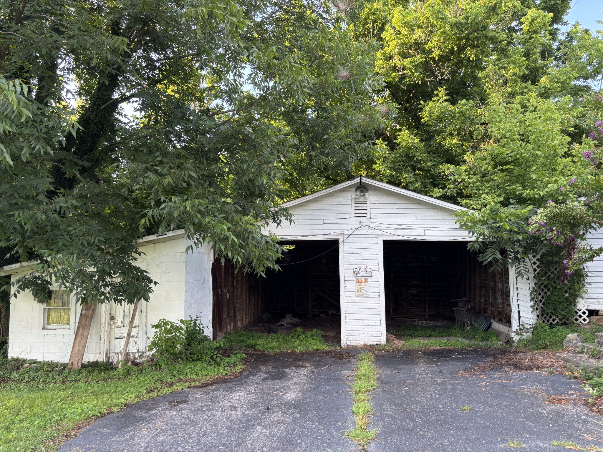 463 E Illinois Ave Property Photo 15