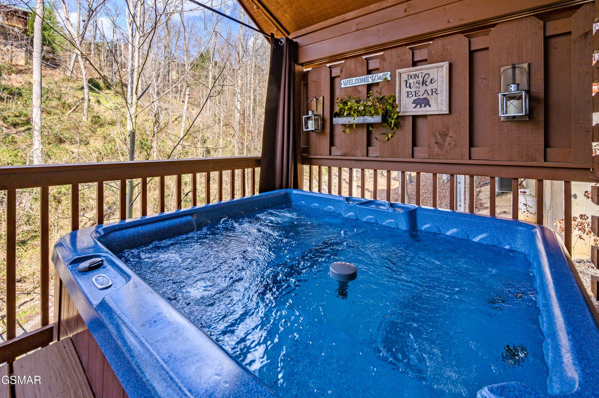 1505 Bears Den Way Property Photo 4