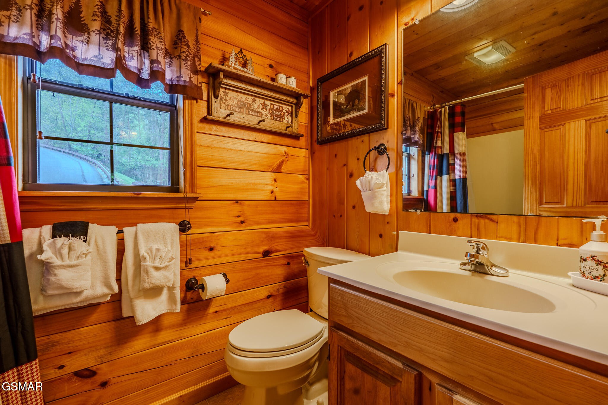 1505 Bears Den Way Property Photo 18
