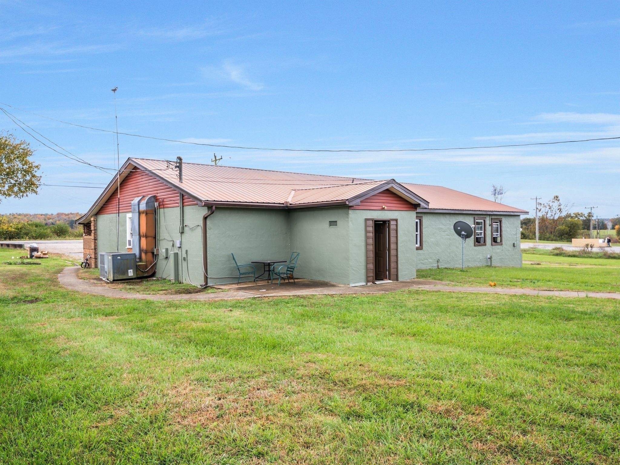 4921 Highway 48, N Property Photo 17