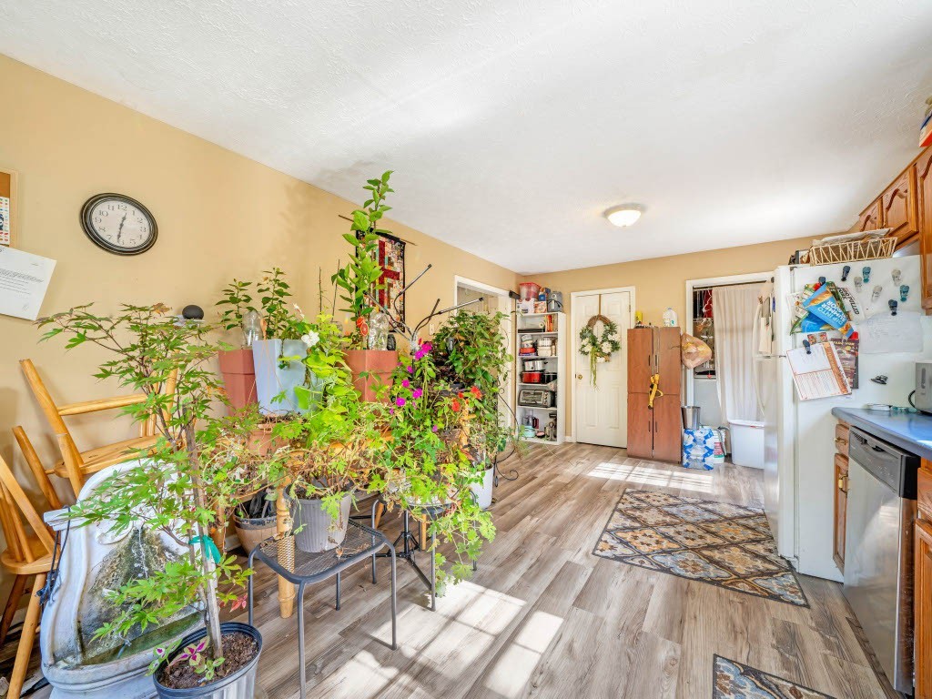 10116 Sneed Pt Property Photo 8