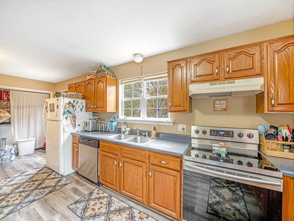 10116 Sneed Pt Property Photo 9