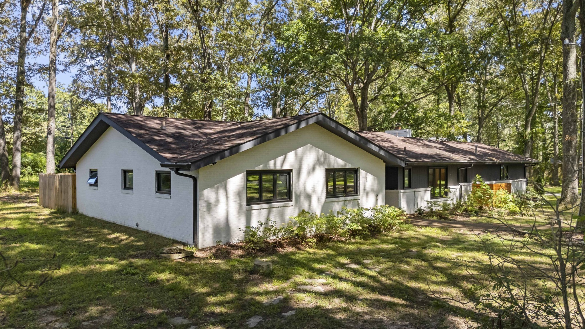 512 Westwood Dr Property Photo 1