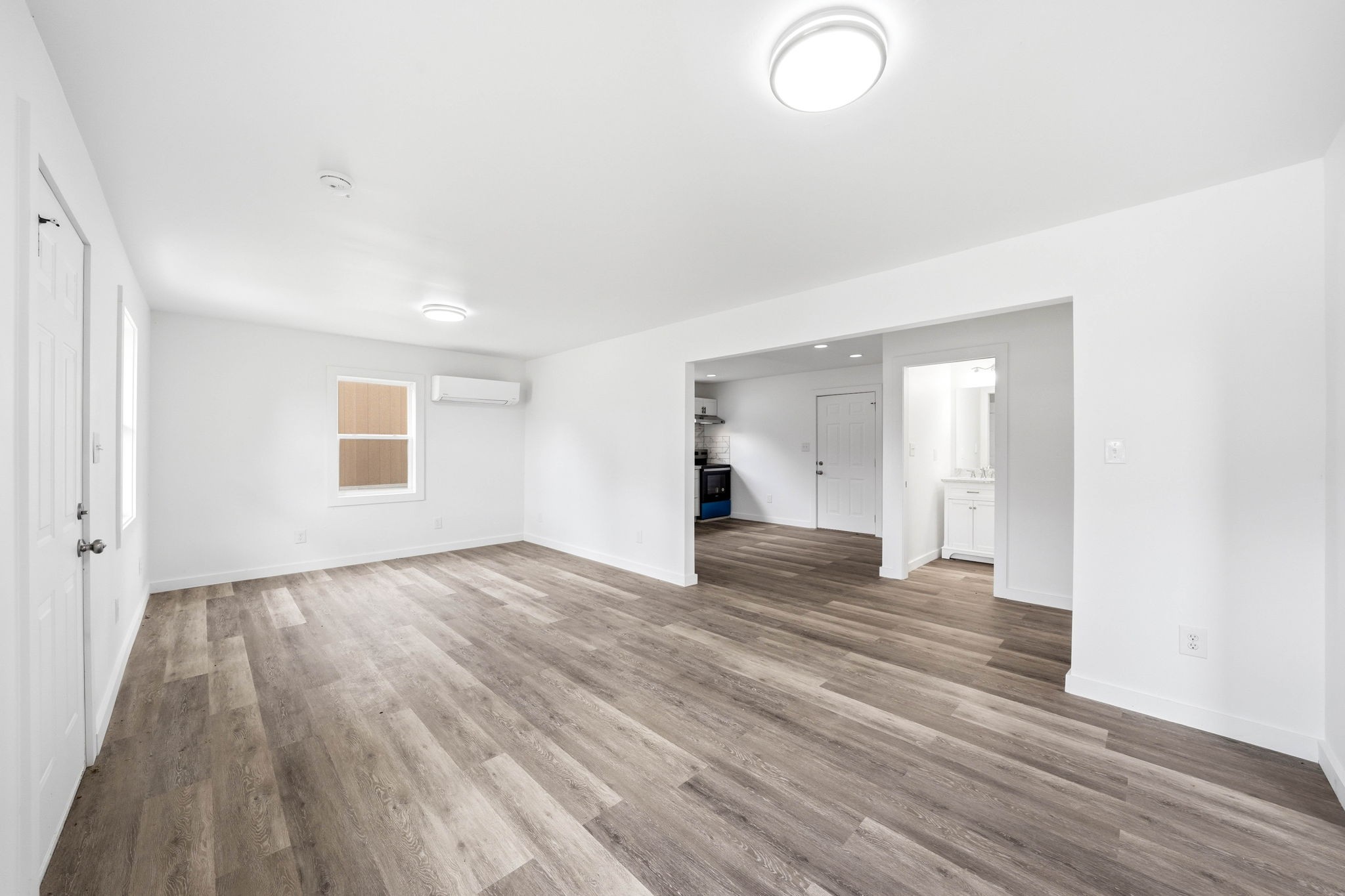 305 S Polk St Property Photo 12