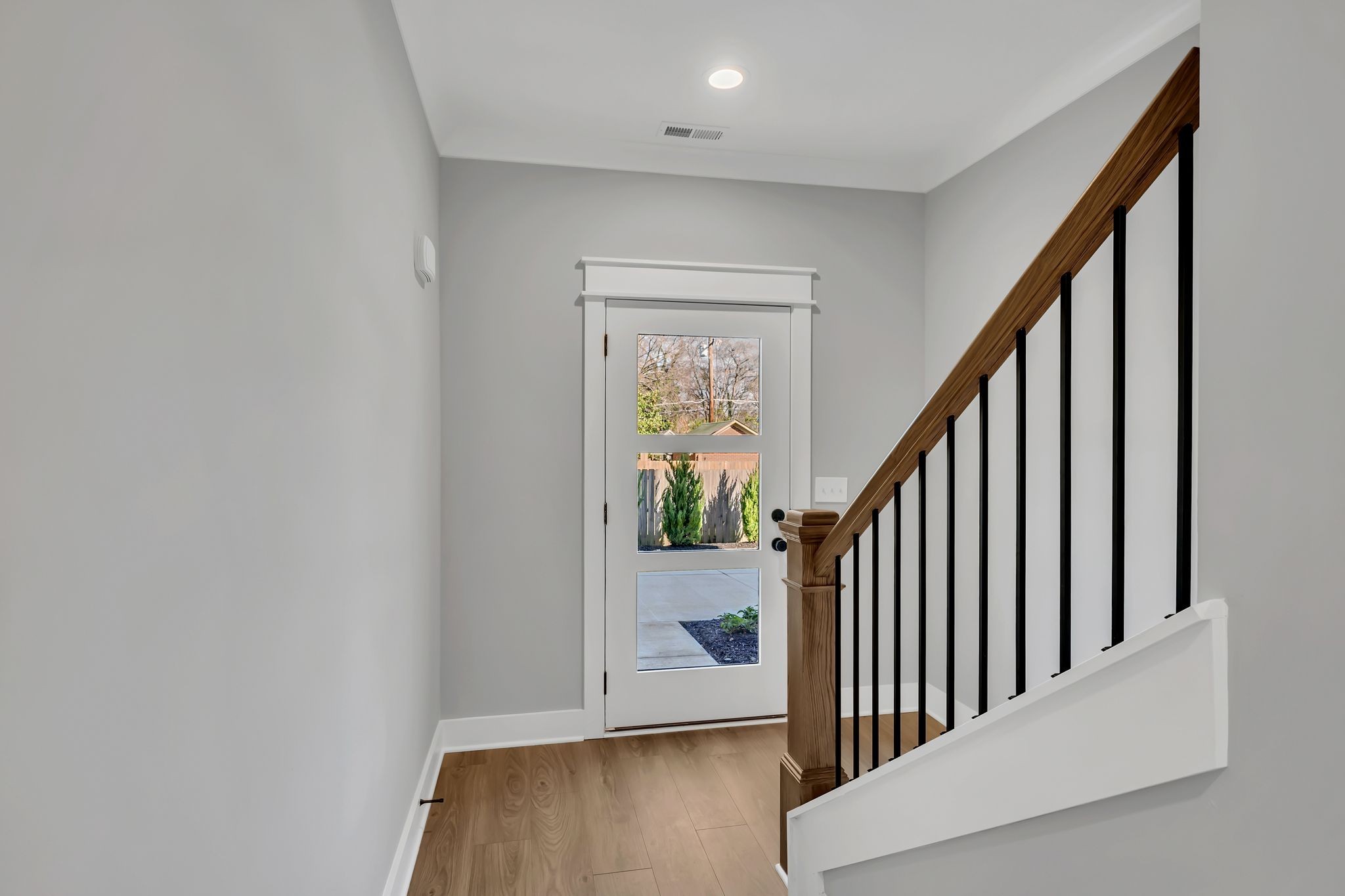 520 N Maple St Property Photo 7