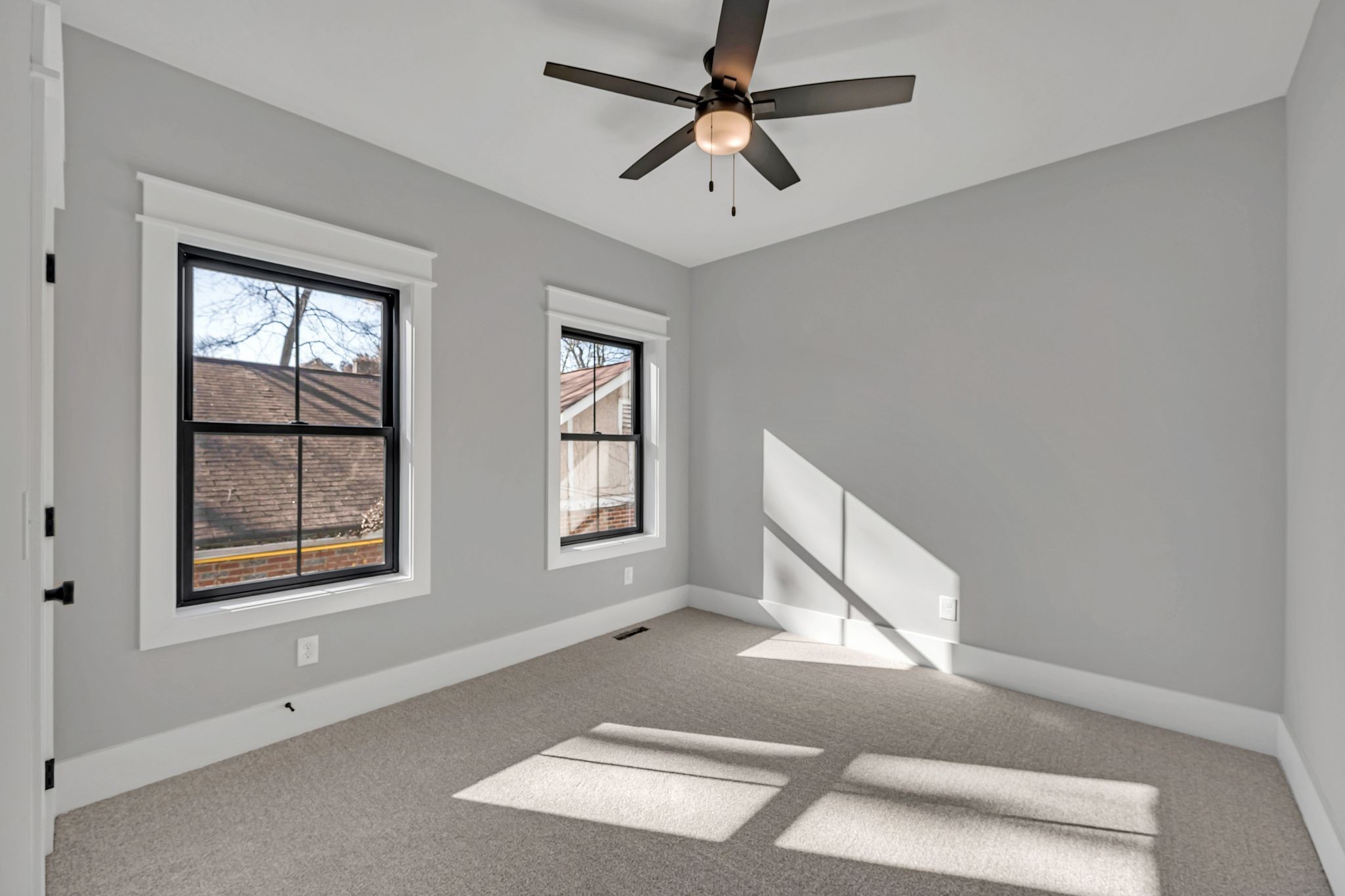 520 N Maple St Property Photo 17