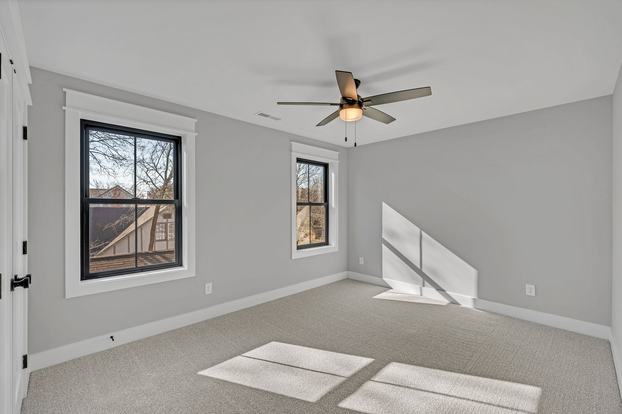 520 N Maple St Property Photo 22