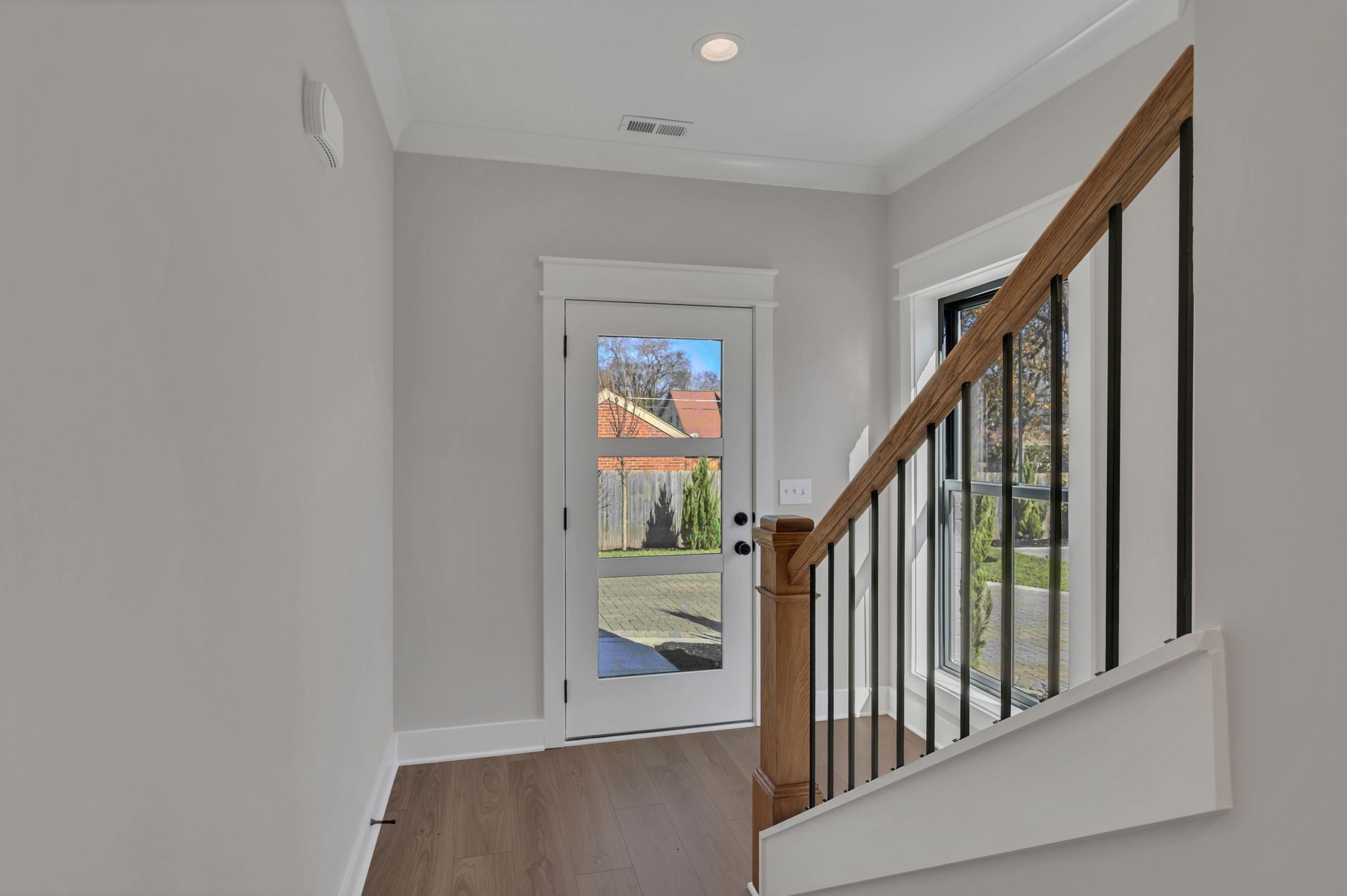 520 N Maple St Property Photo 6