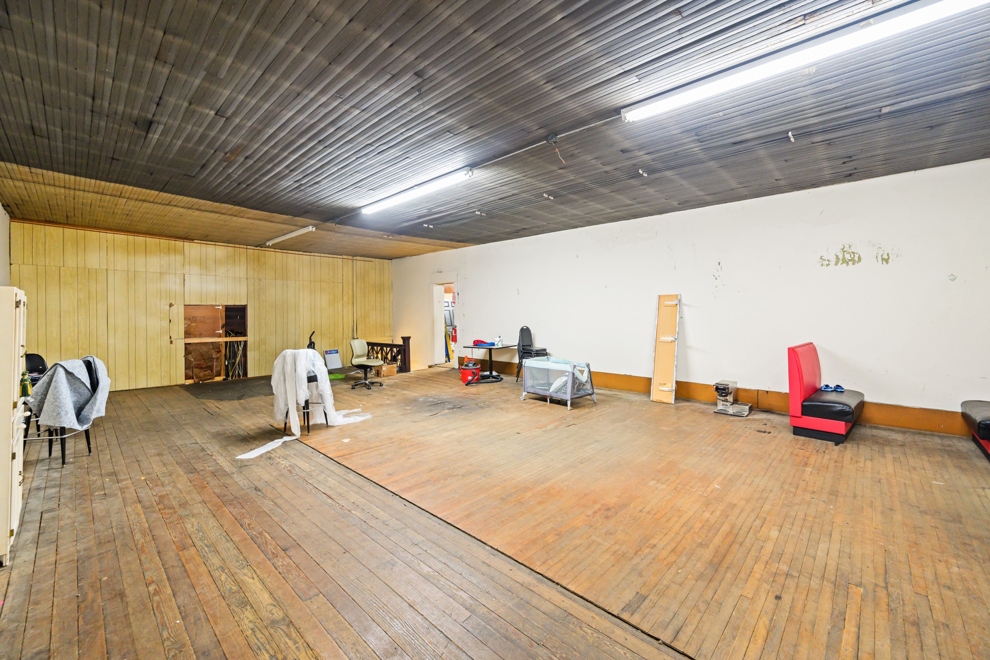37 Broadway St Property Photo 52