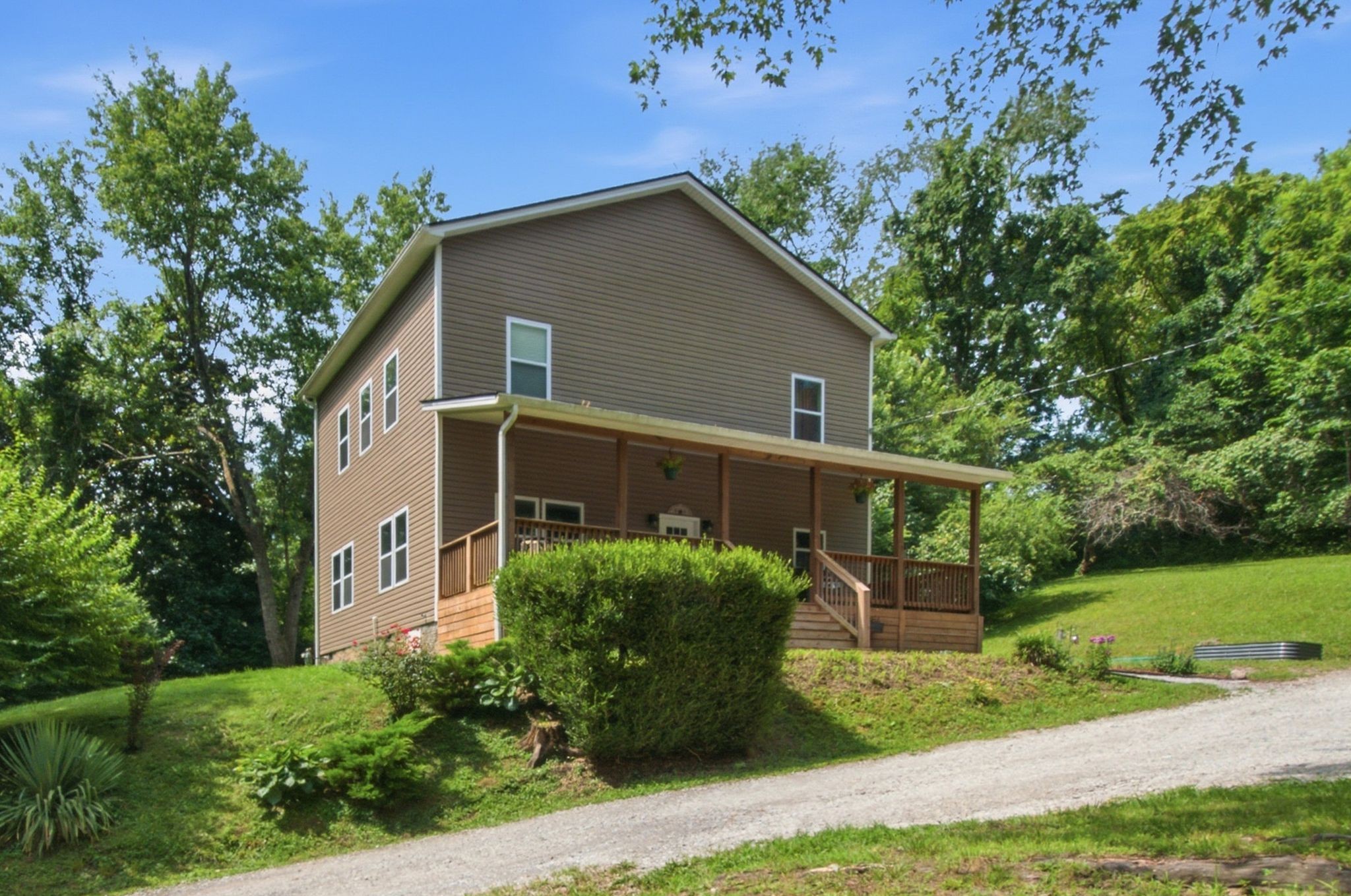 418 Mount Pleasant Rd Property Photo 3