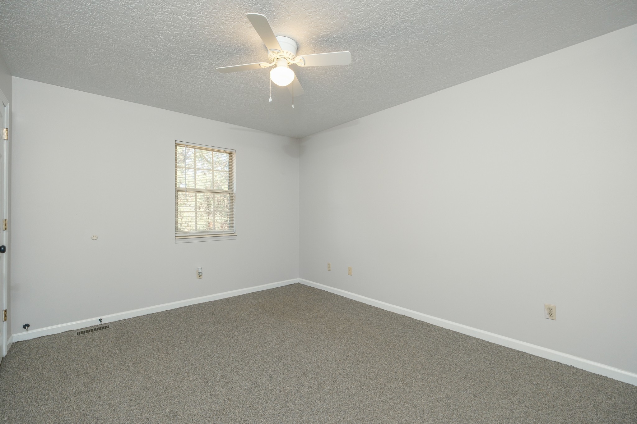 587 Baker Rd Property Photo 17