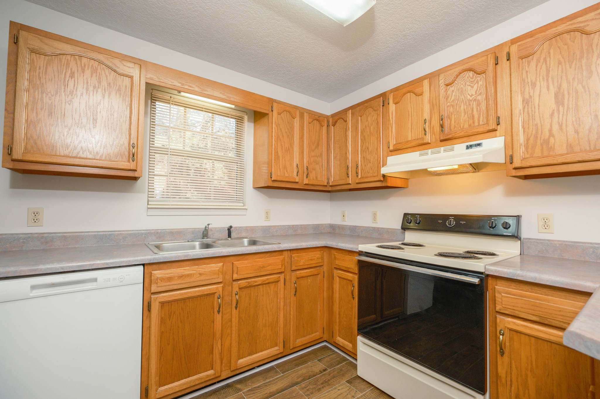 587 Baker Rd Property Photo 20
