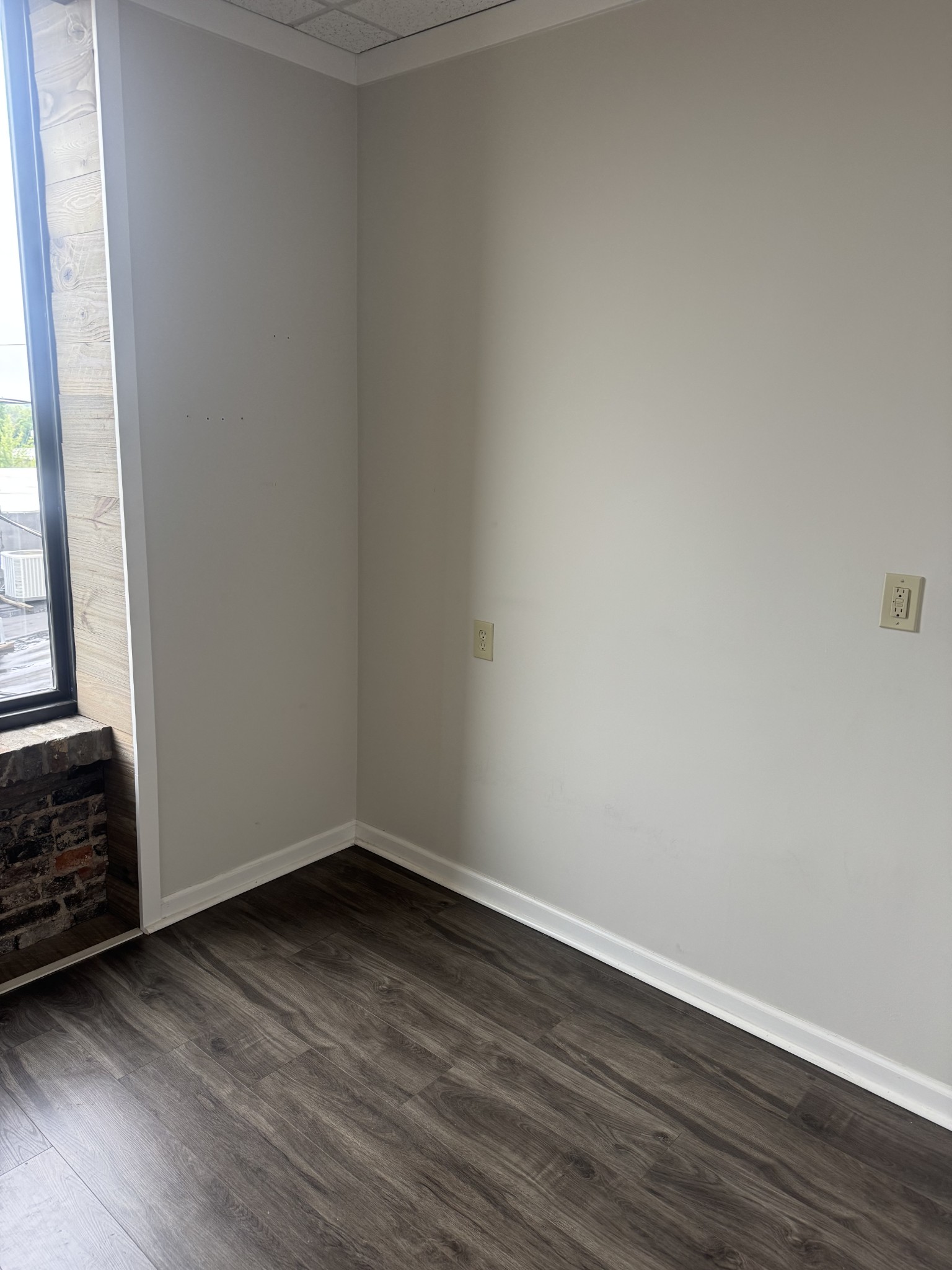 112 S Maple St Property Photo 5