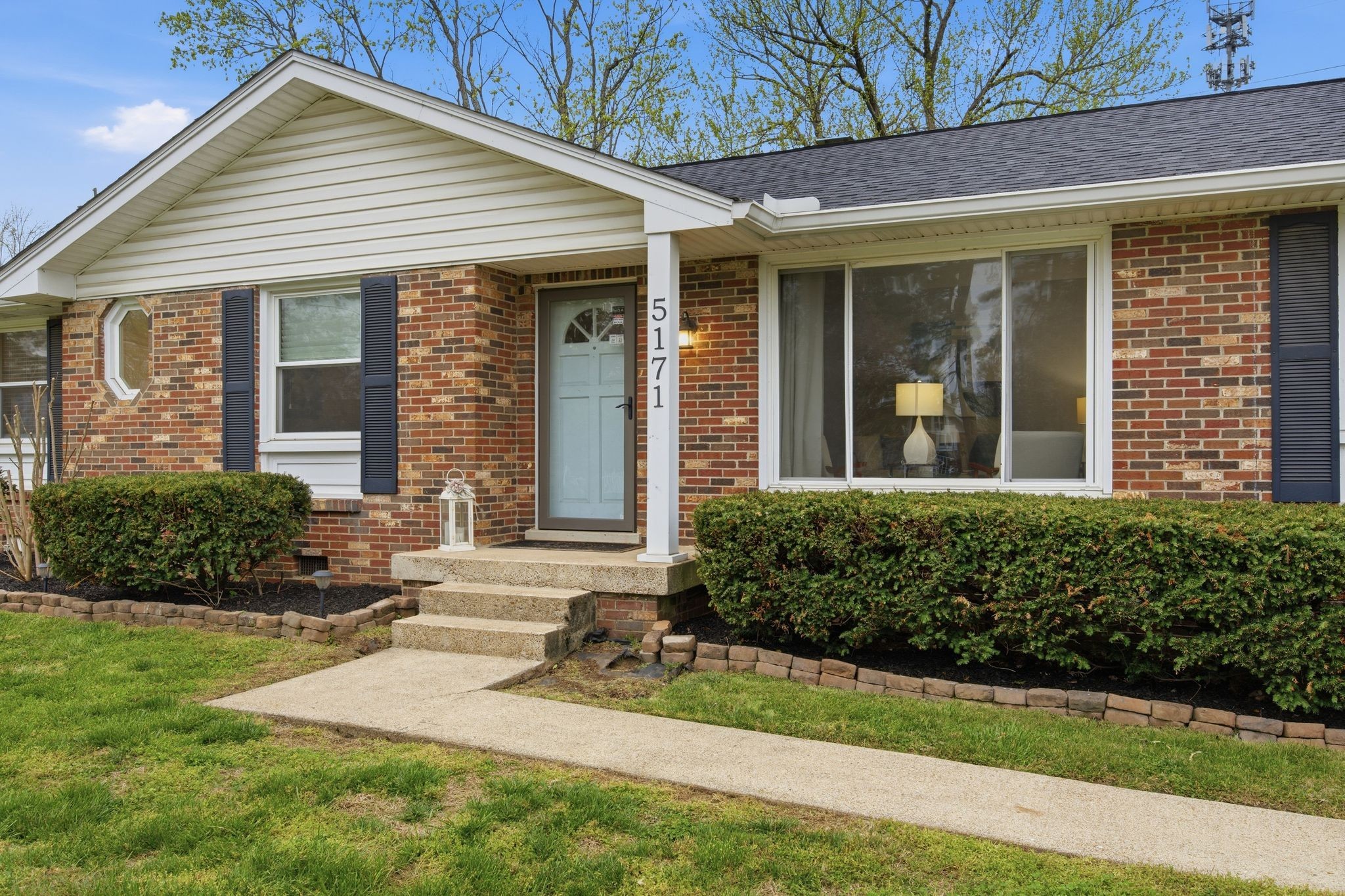 5171 Regent Dr Property Photo 1