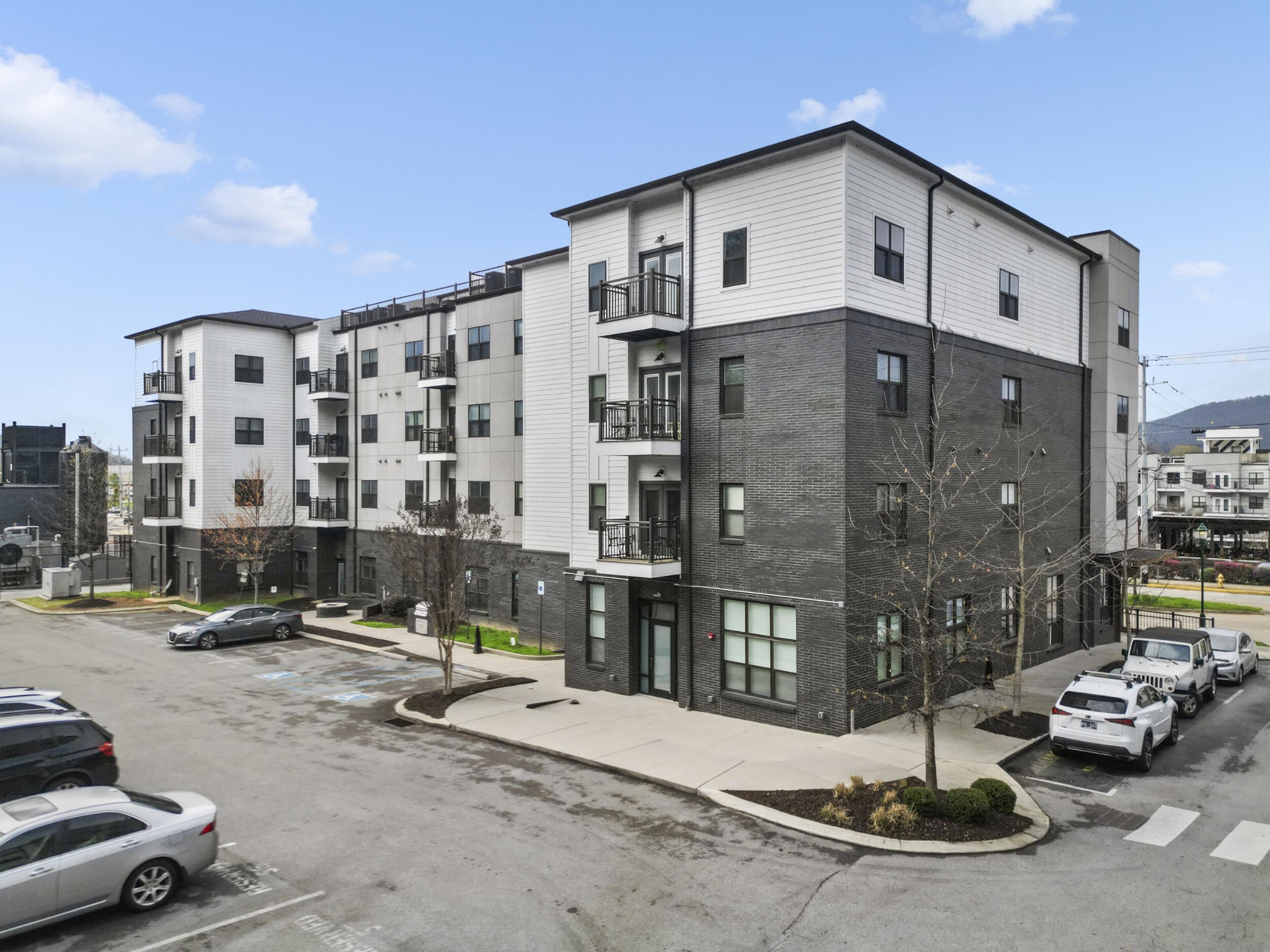 804 Riverfront Parkway