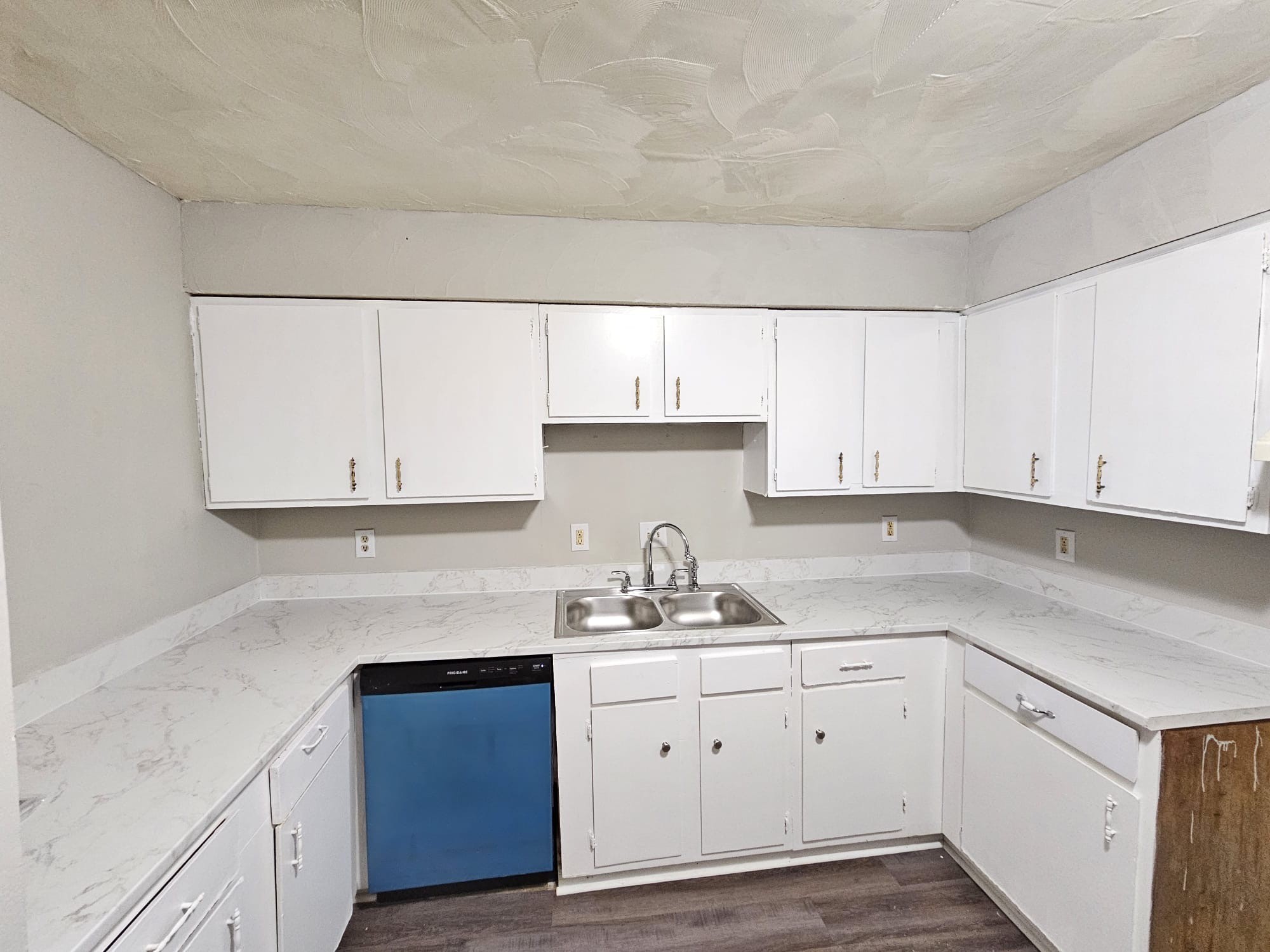 1077 Harold Dr Property Photo 1