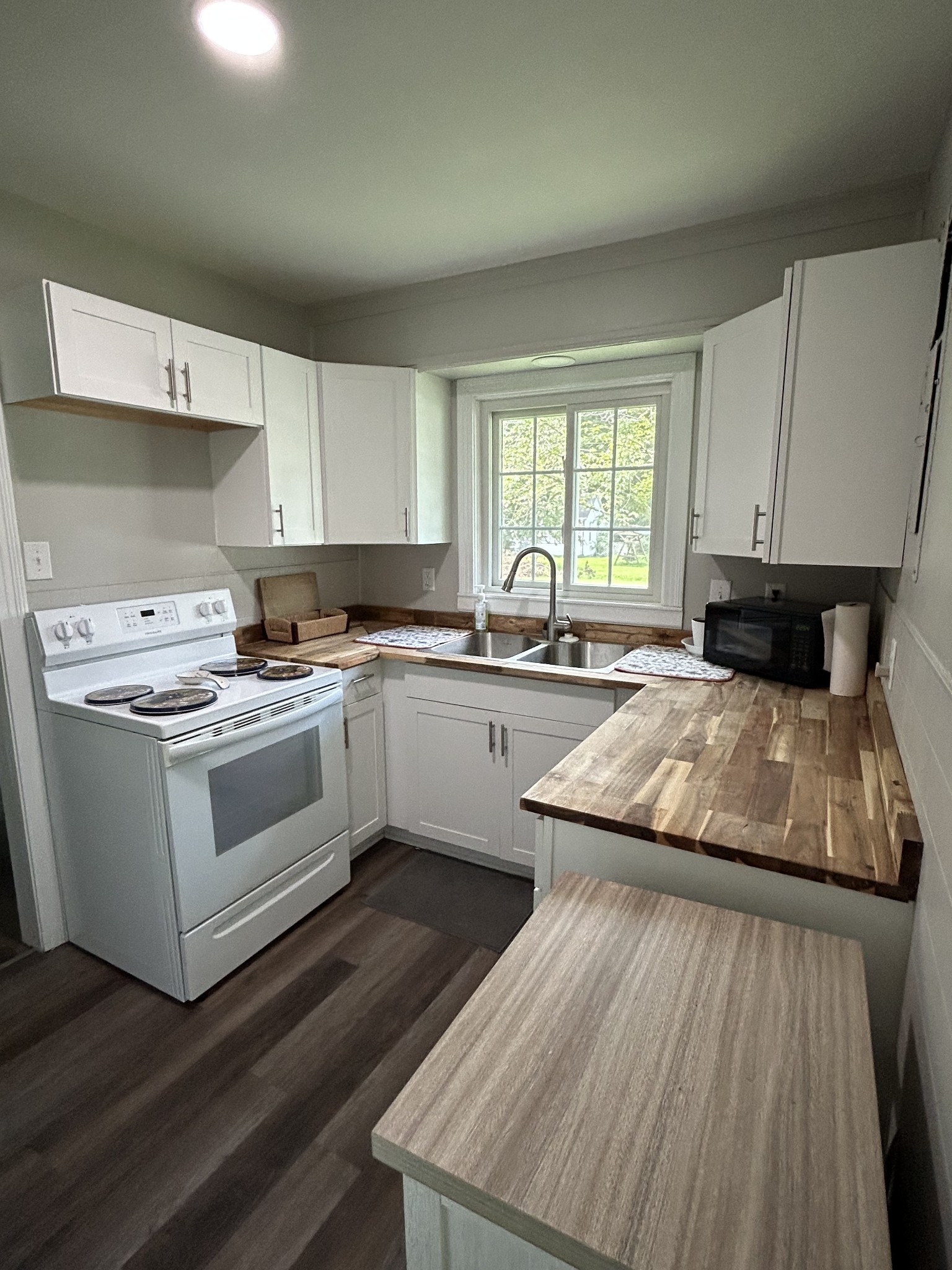 128 Sunset Ave Property Photo 4