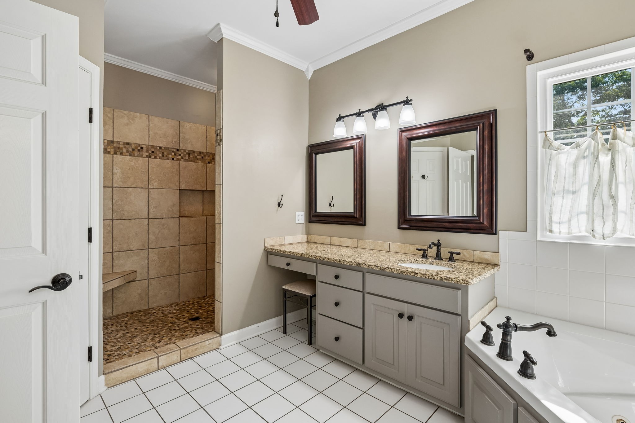 3016 Harrah Dr Property Photo 25