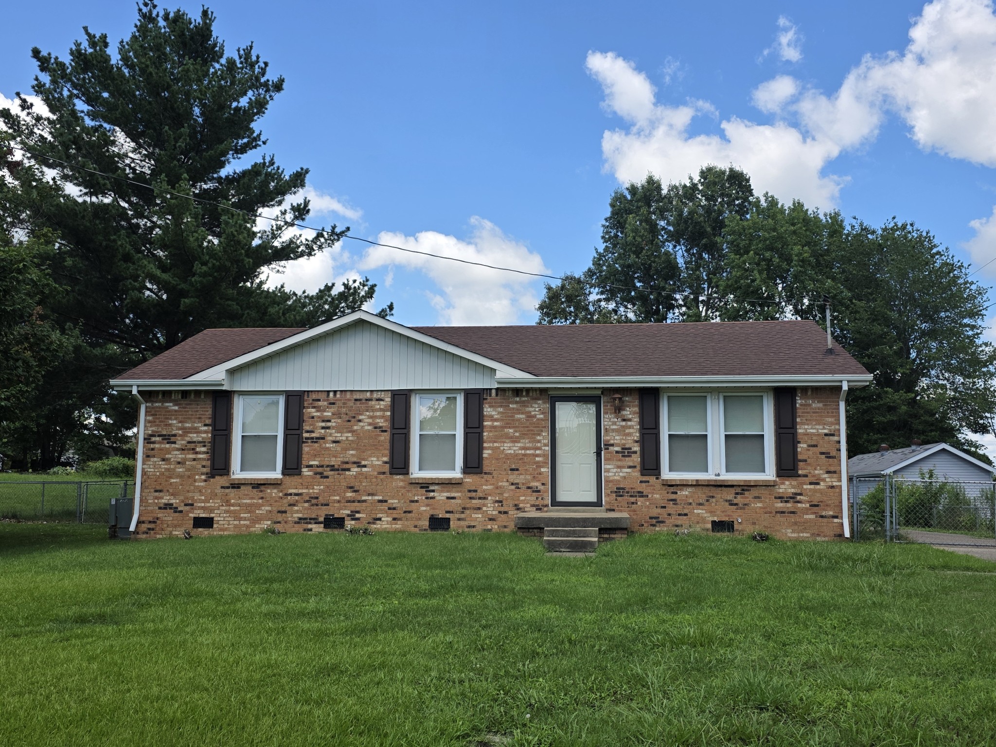 709 Inver Ln Property Photo 1
