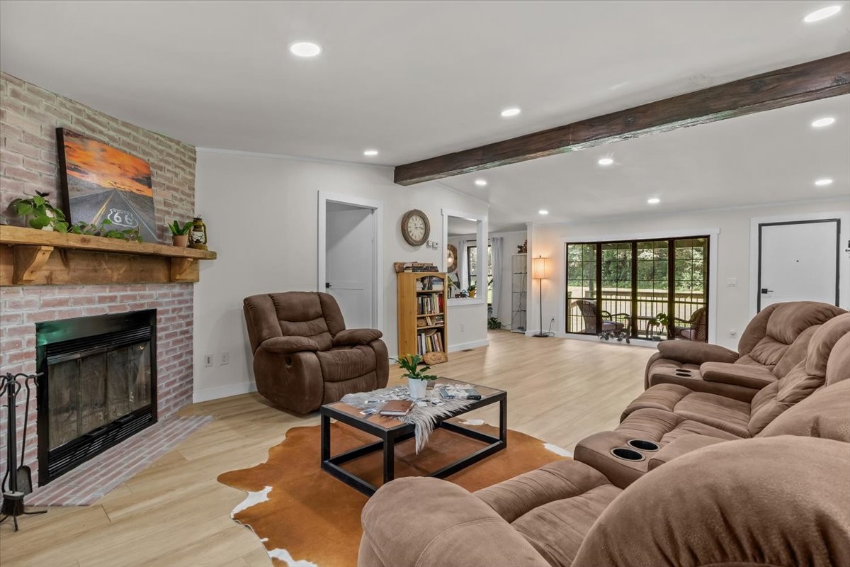1227 Brushy Rd Property Photo 4