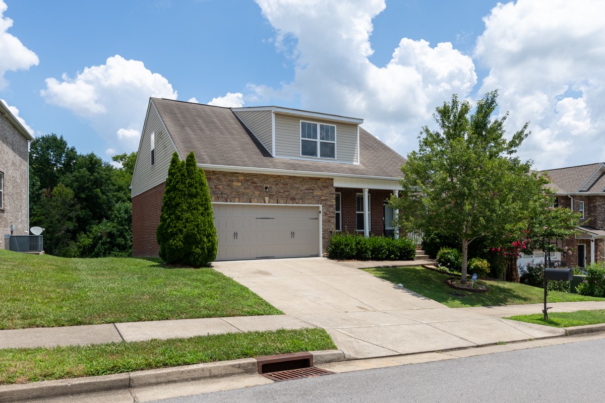 157 Blackpool Dr Property Photo 2