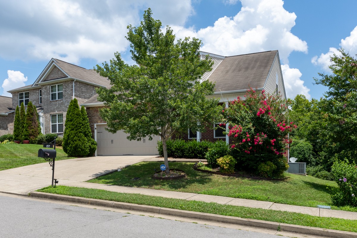 157 Blackpool Dr Property Photo 3