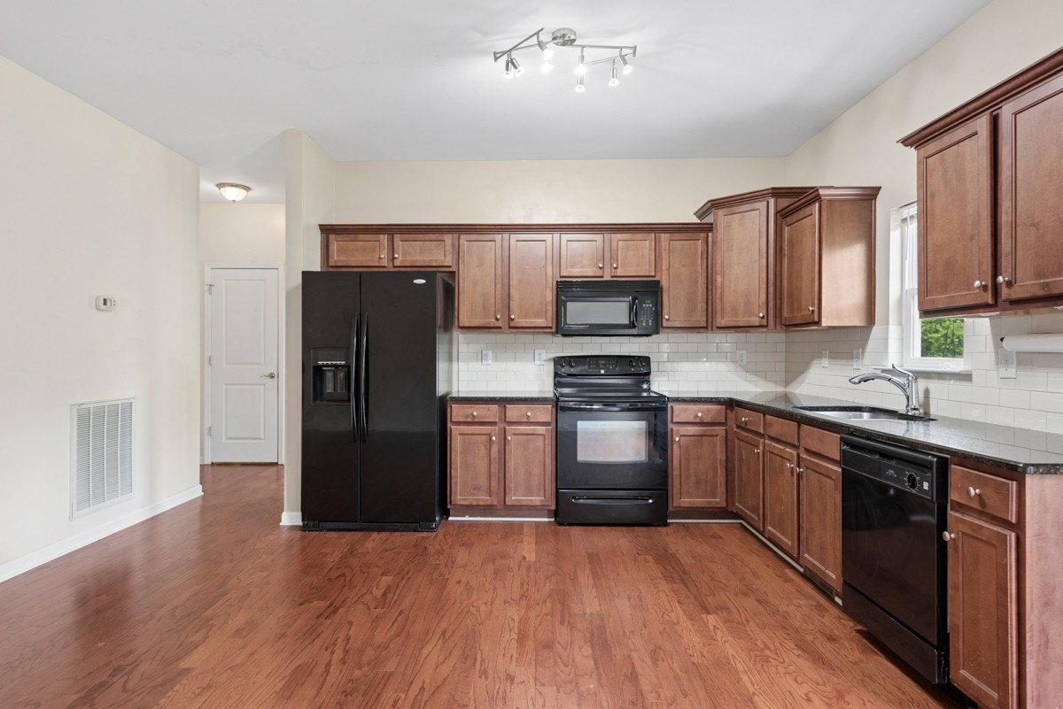 157 Blackpool Dr Property Photo 16